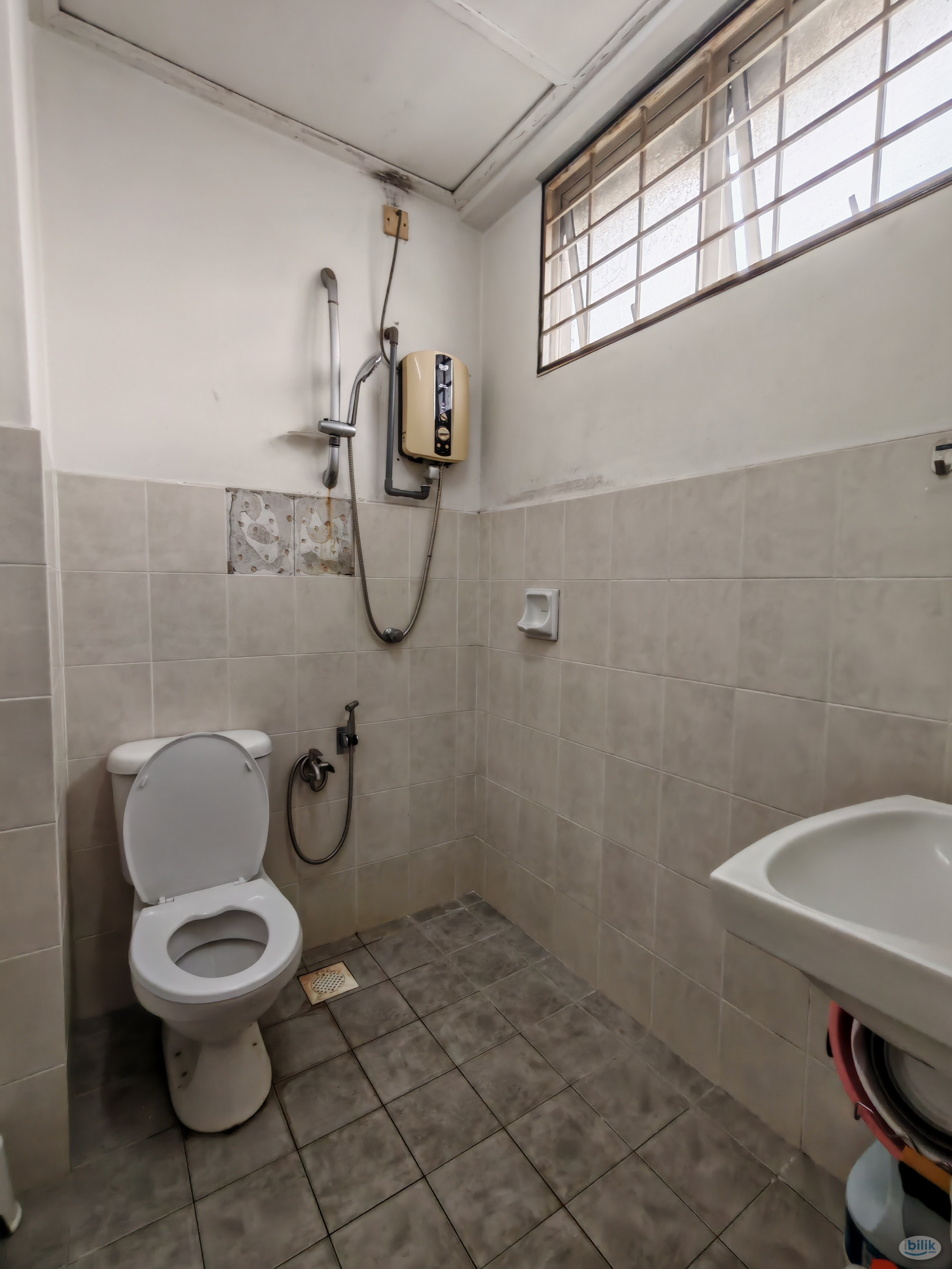 Master Room at Fortune Avenue, Kepong - Image 1