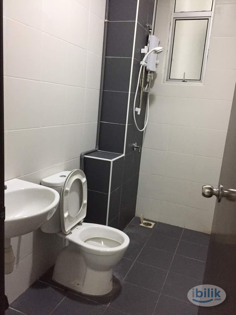 Master Room at Suriamas Larkin for Rent, Private Room and Bathroom, Exclusive, Fully Furnished, Safe, Clean, Spacious, C - Image 5