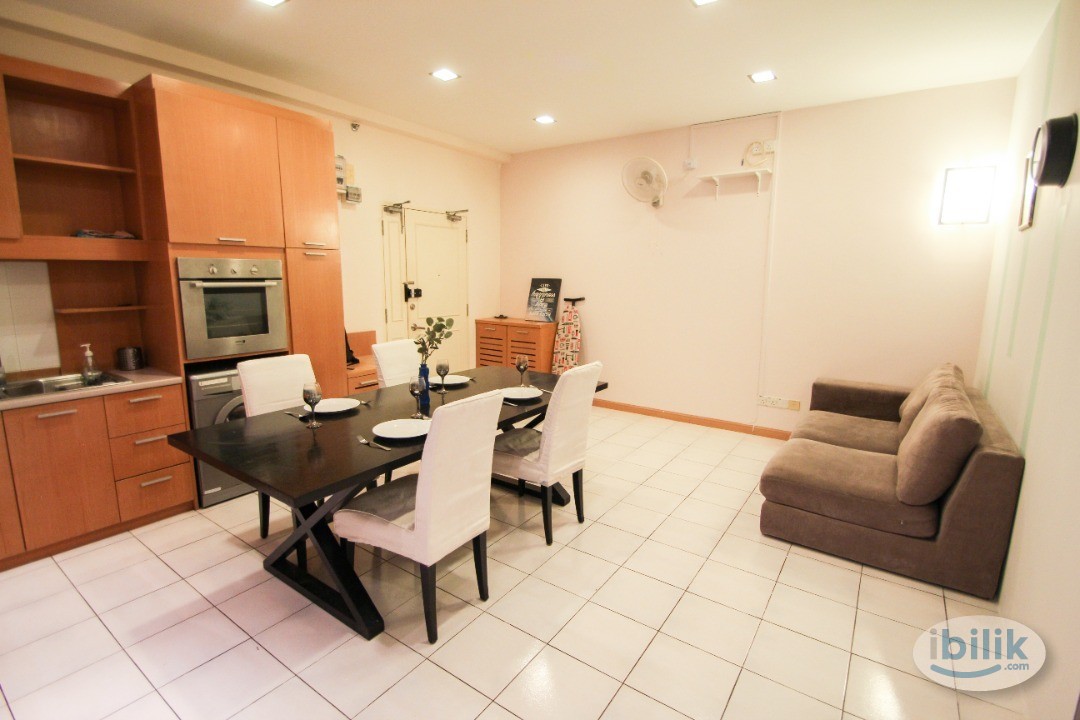 Premium Room with Balcony at Seri Bukit Ceylon, Bukit Ceylon - Image 3