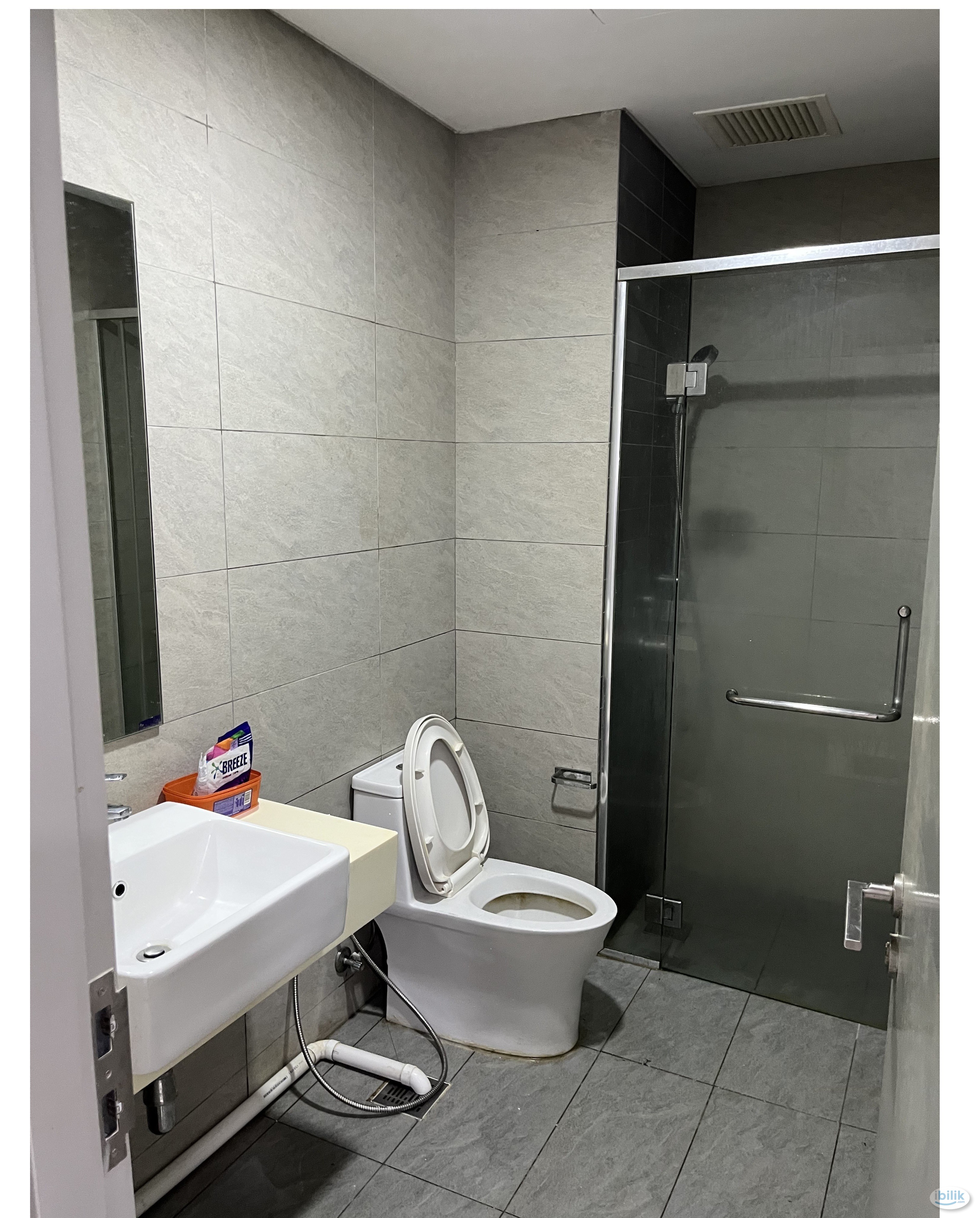 Air Cond Big Single Room at Vivo Residential Suites @ 9 Seputeh Condominium, Old Klang Road,bus or card drive 5 min to M - Image 2