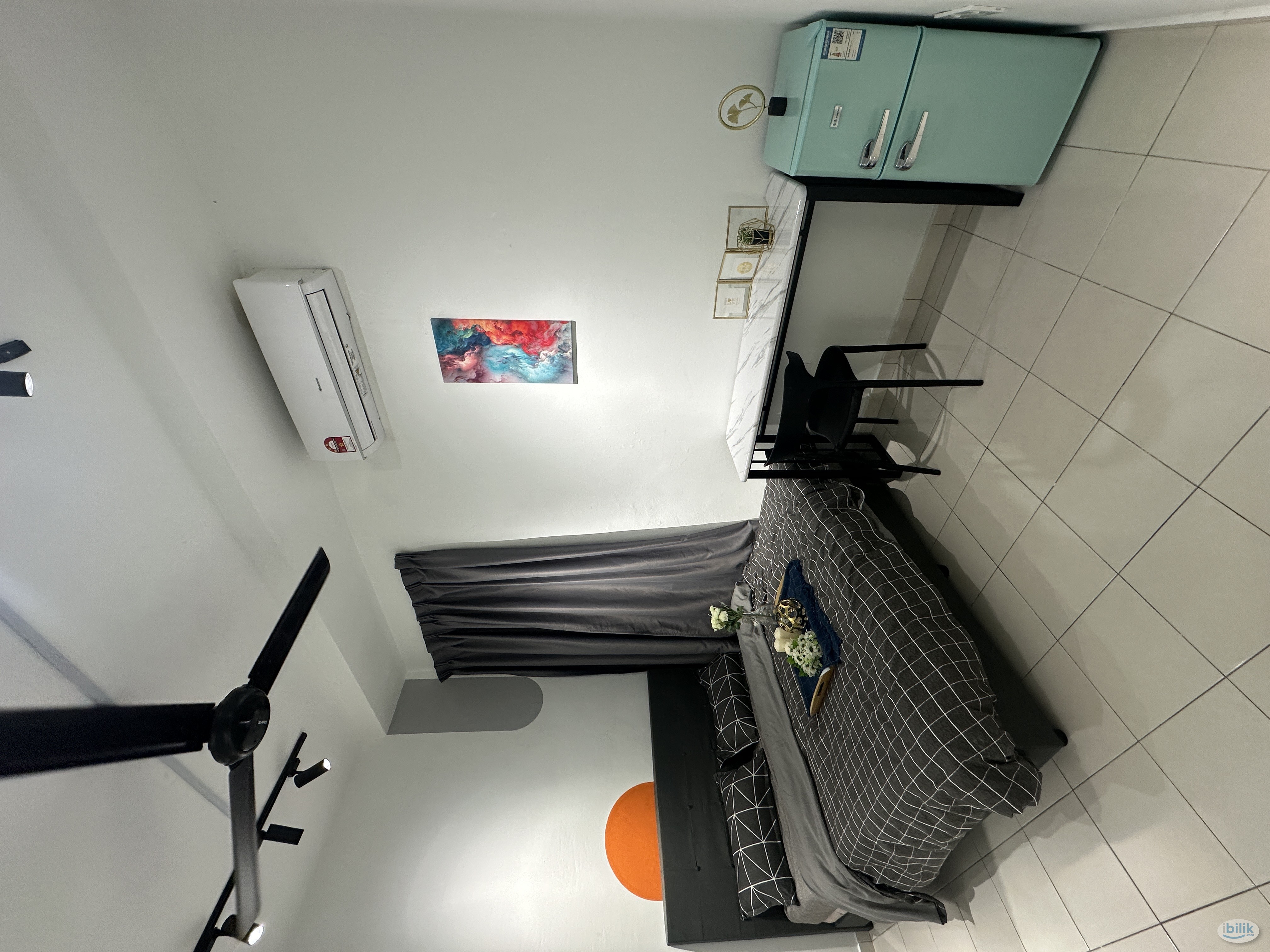 Middle Room at Lagoon Perdana, Bandar Sunway - Image 1