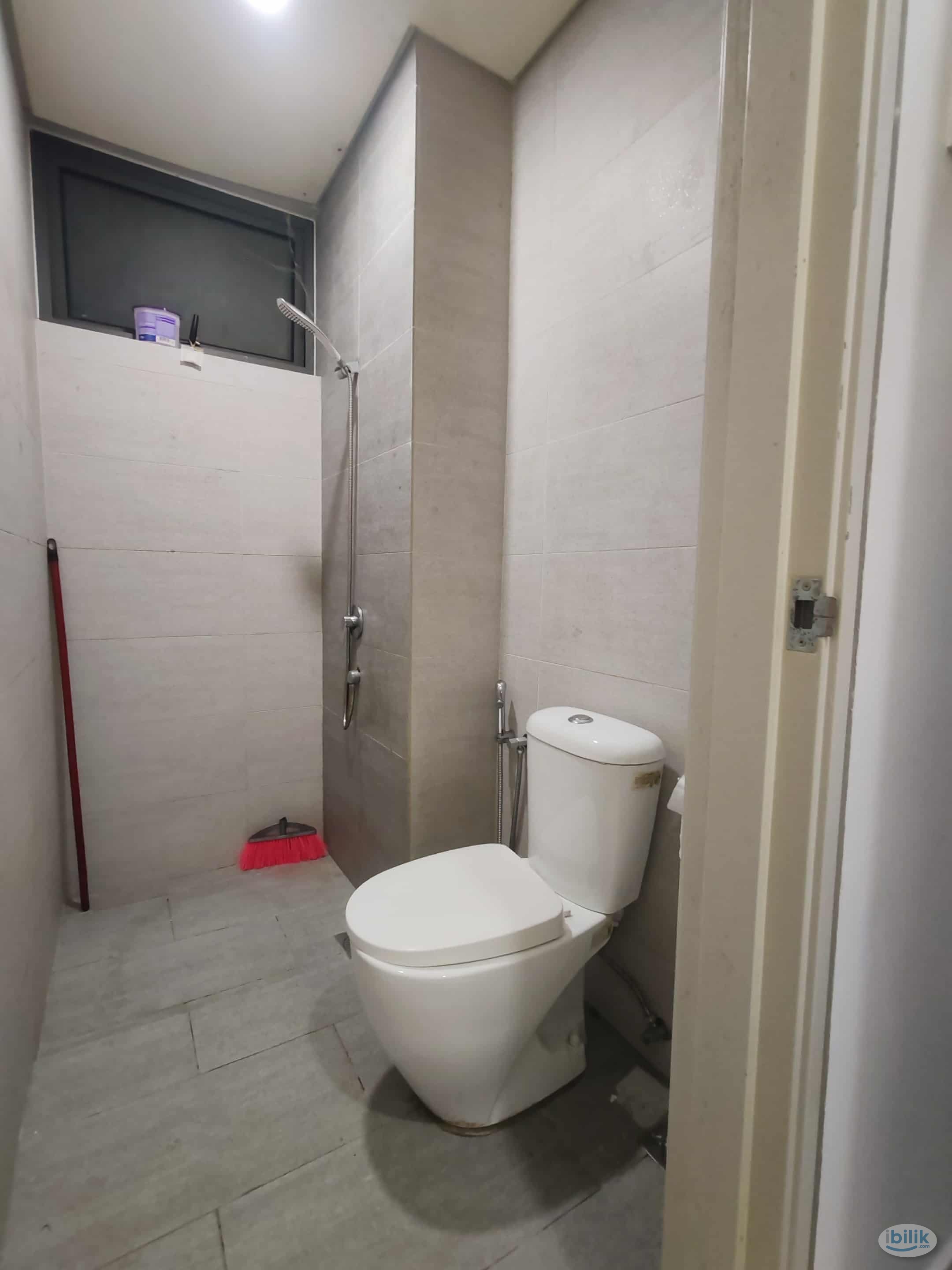 Middle Room at The Annex @ Medan Connaught, Cheras - Image 1