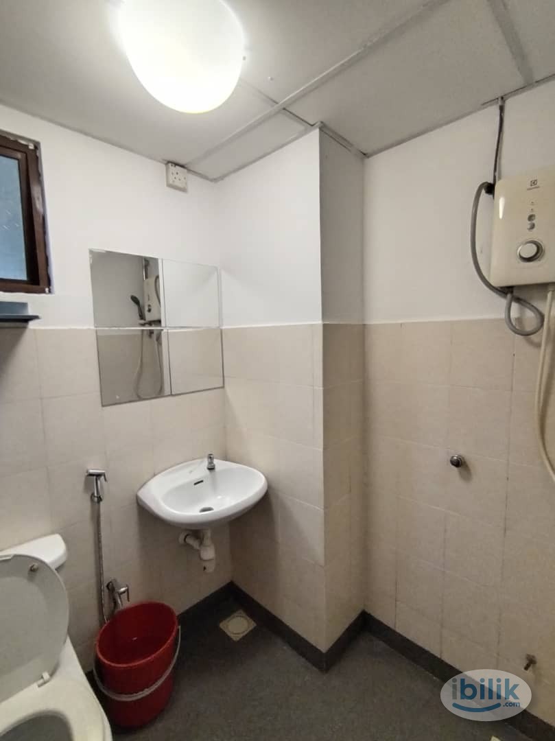 Master Room at Palm Spring, Kota Damansara - Image 5