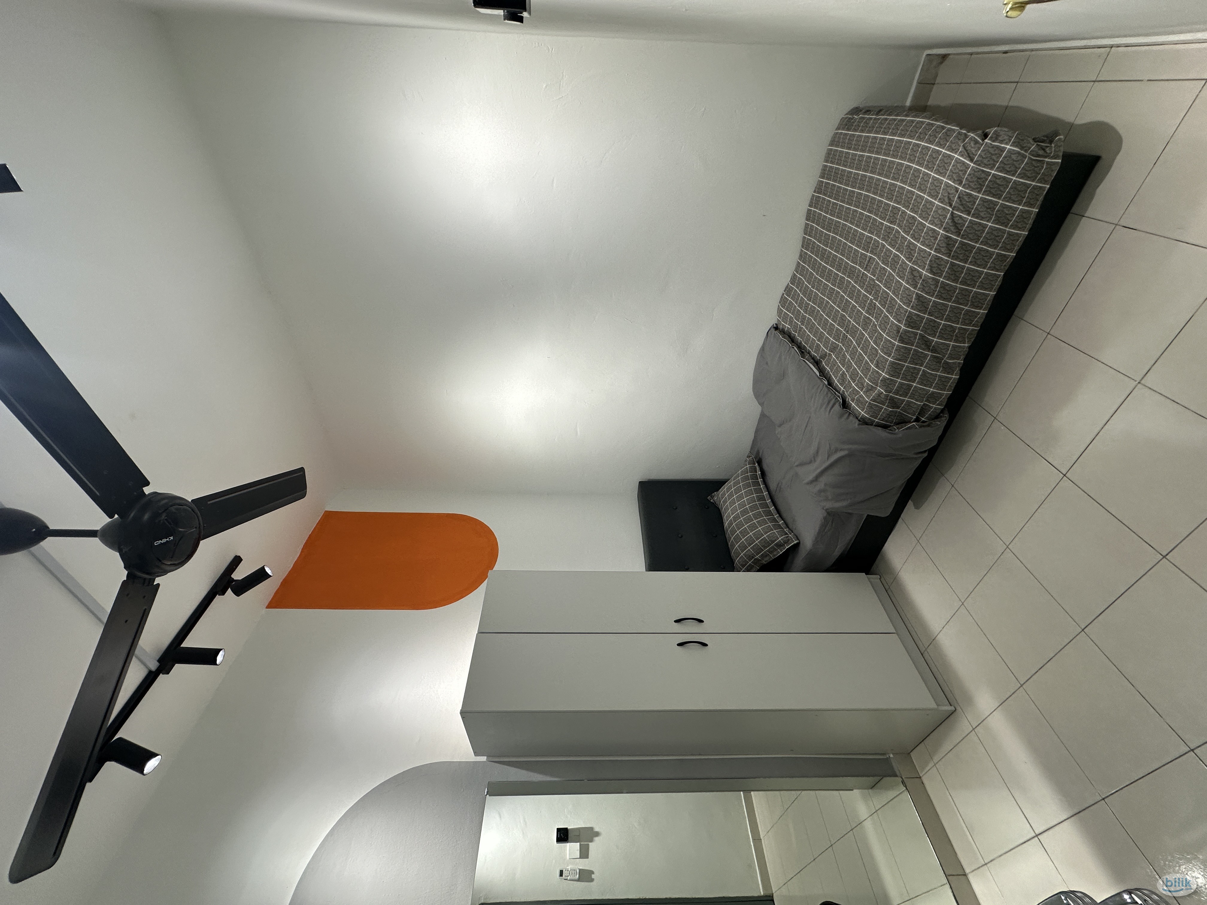 Single Room at Lagoon Perdana, Bandar Sunway - Image 2