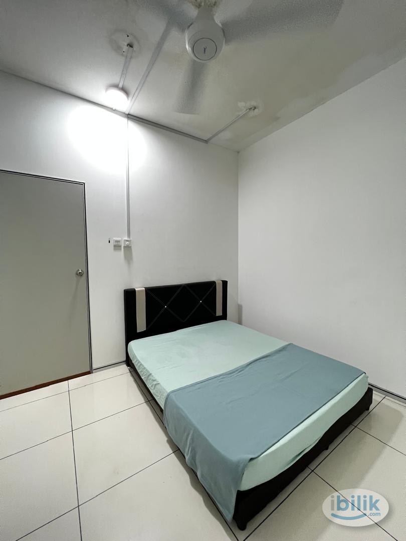 🏠 Medium Double Room for Rent @ Epic Residence, Larkin JB - Image 1