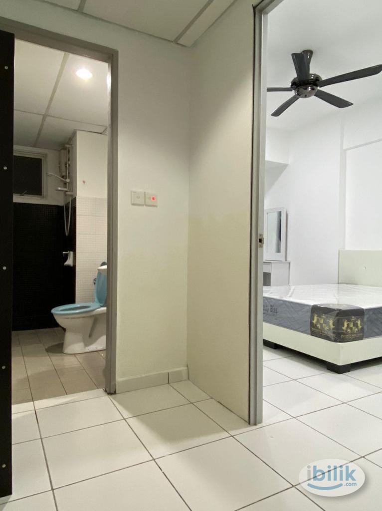 *Exclusively for Malaysian Female* Master Room at Axis Residence, Pandan (Fully Furnished / 2 mins walk to LRT Pandan In - Image 1