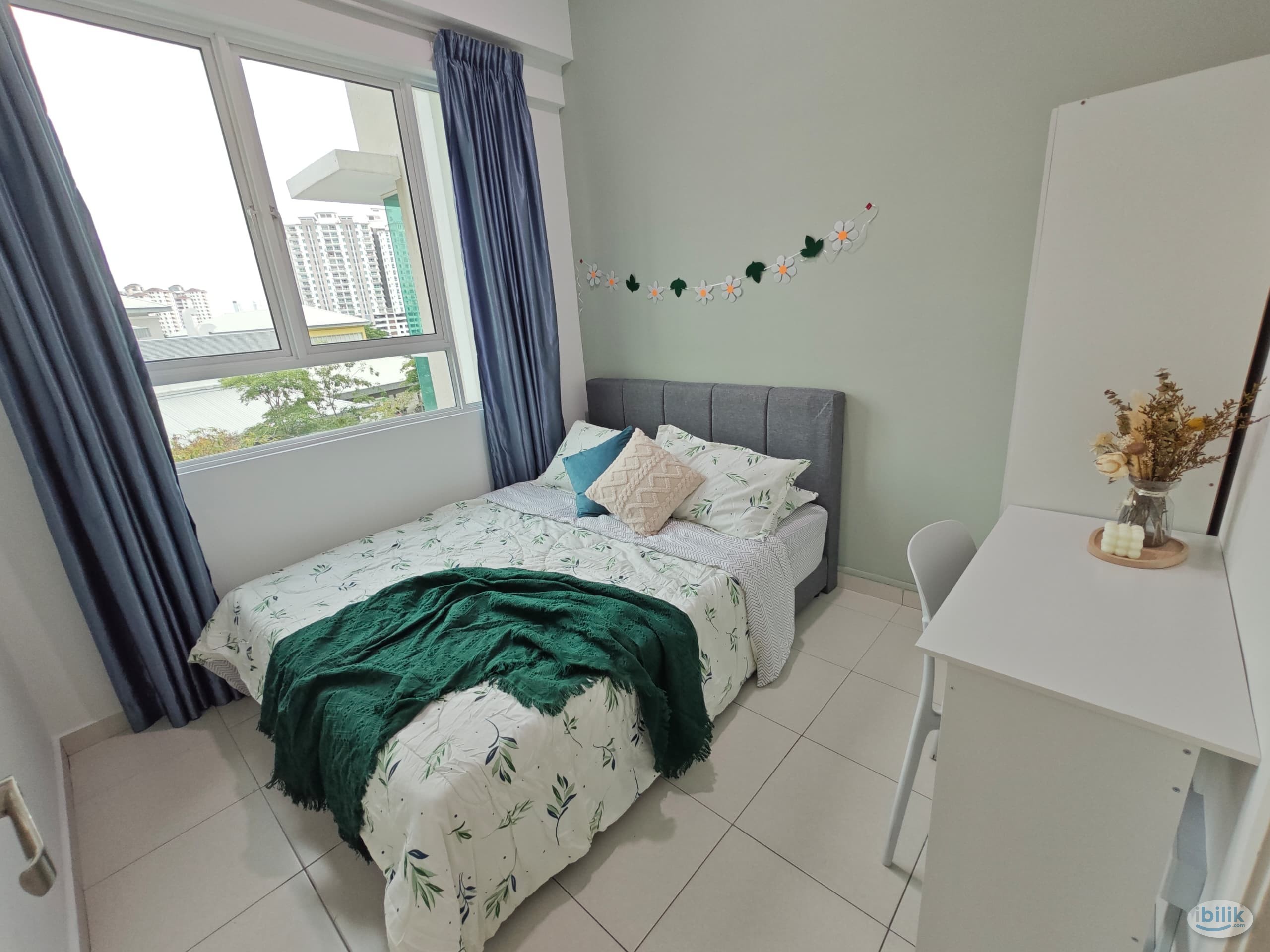 [Female unit] Ready To Move in Middle Room at Bayan Lepas, Penang - Image 1