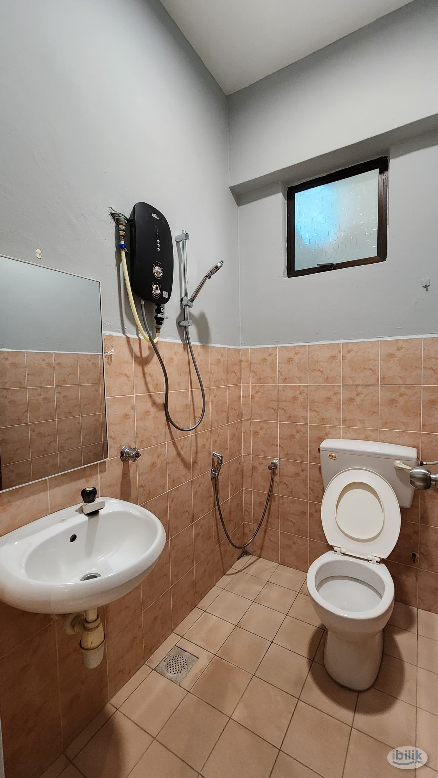 Single Room at Bukit Beruang, Melaka - Image 4