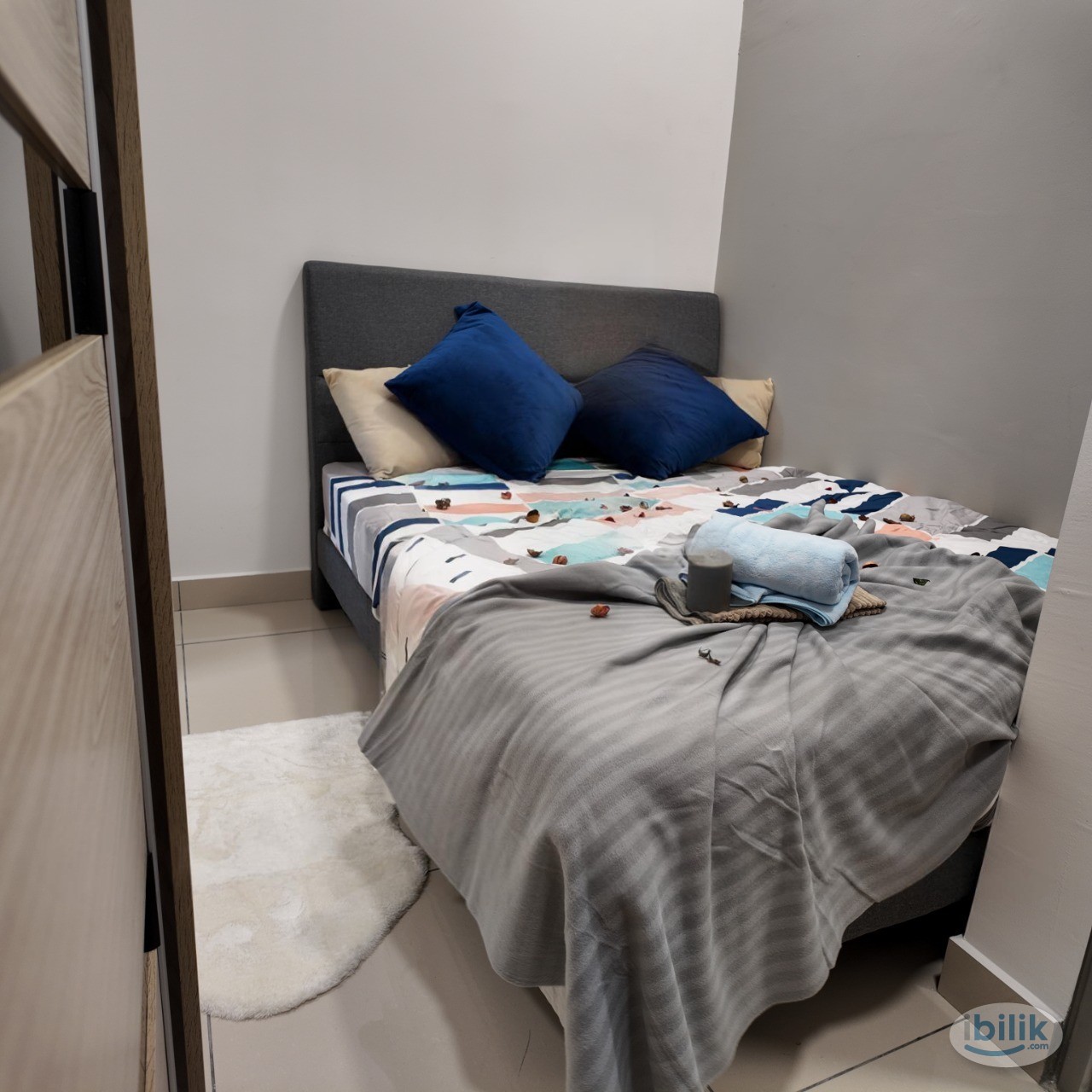 Middle Room at Bandar Sunway, Petaling Jaya - Image 1