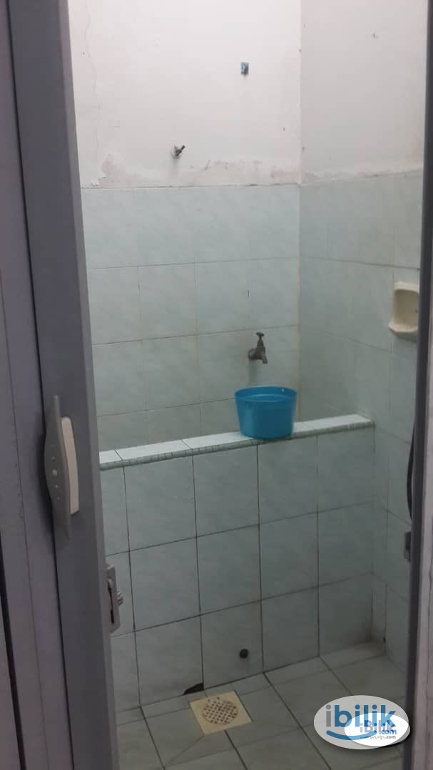 Single Private Room at Taman Sri Serdang - Image 3