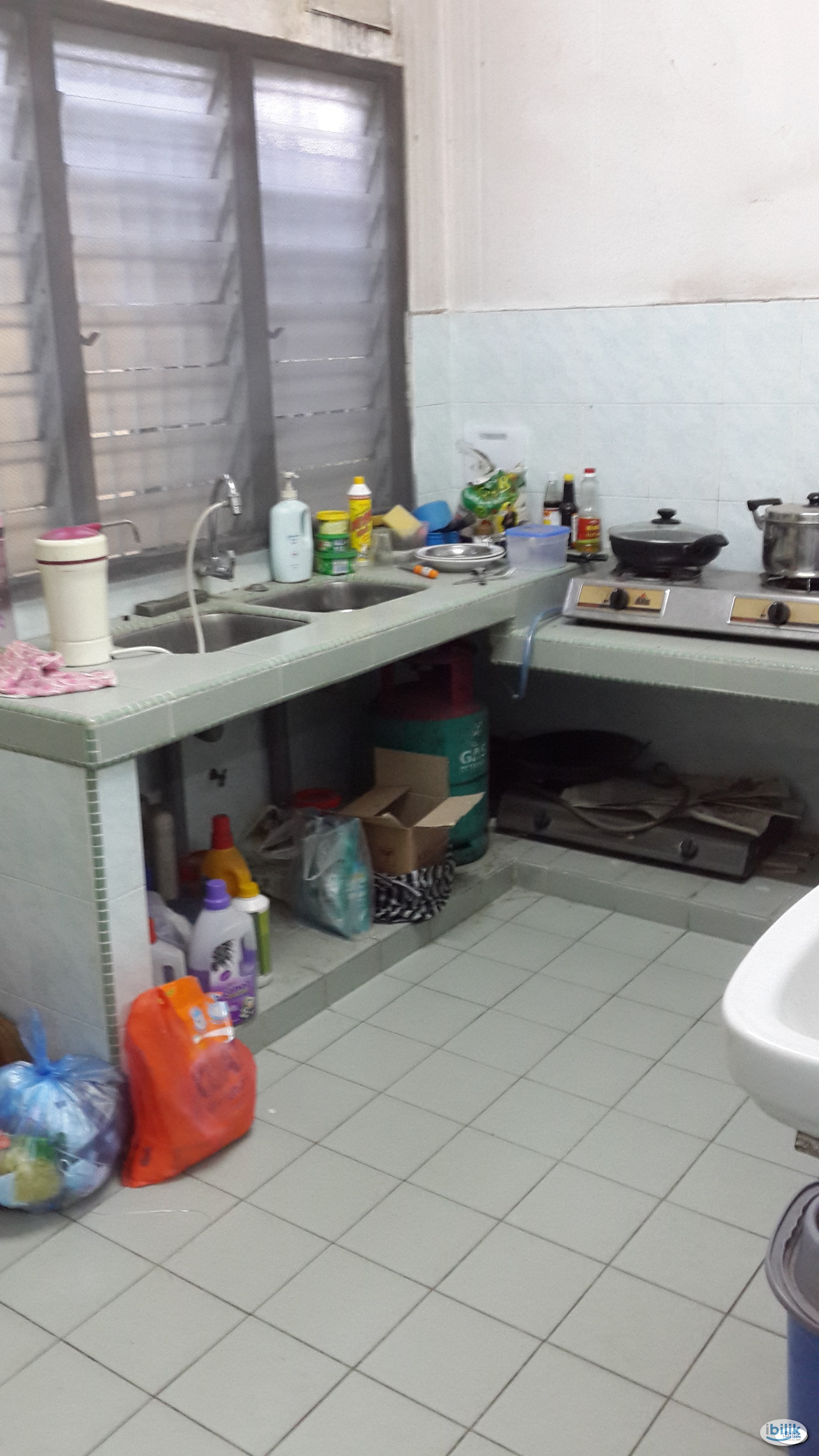 Single Private Room at Taman Sri Serdang - Image 4