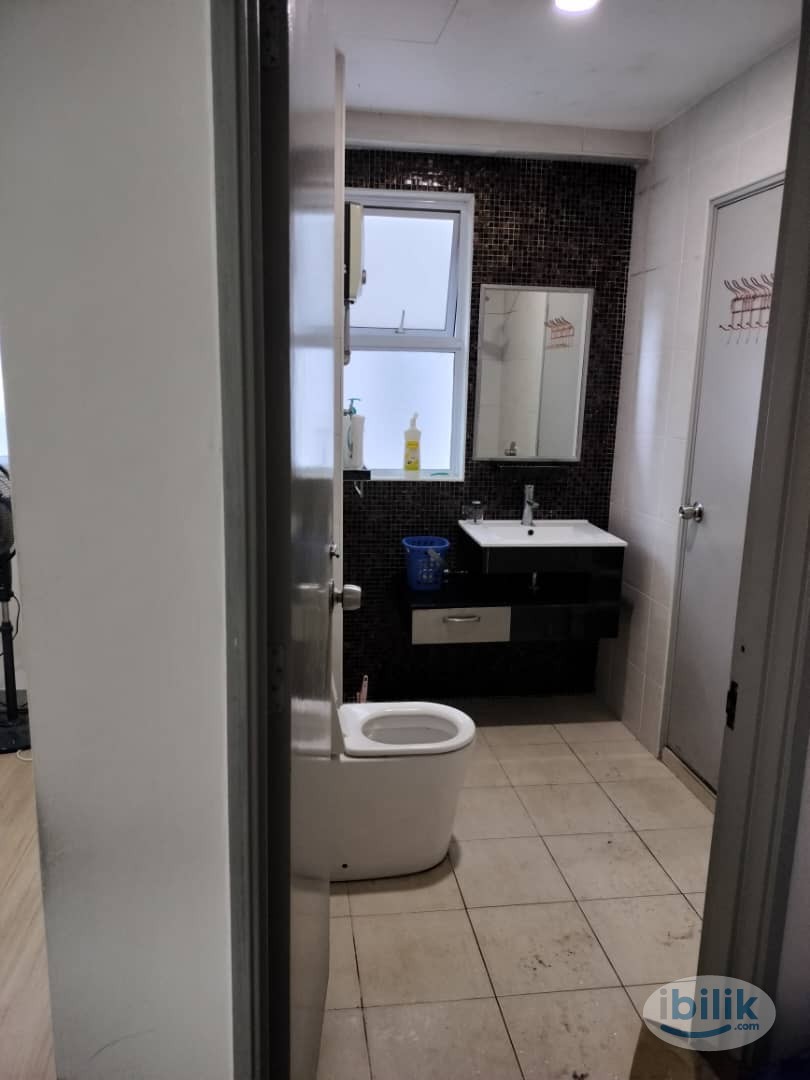 Middle Room at Segambut, Kuala Lumpur - Image 1