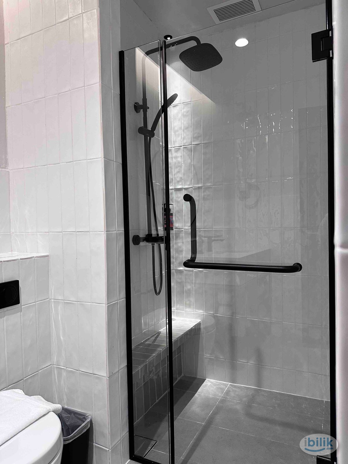 MRT Bright & Modern Studio, RM2800 All-In, 3x Weekly Cleaning, Utilities Included, Comfort Stay with Hotel-Style Service - Image 4
