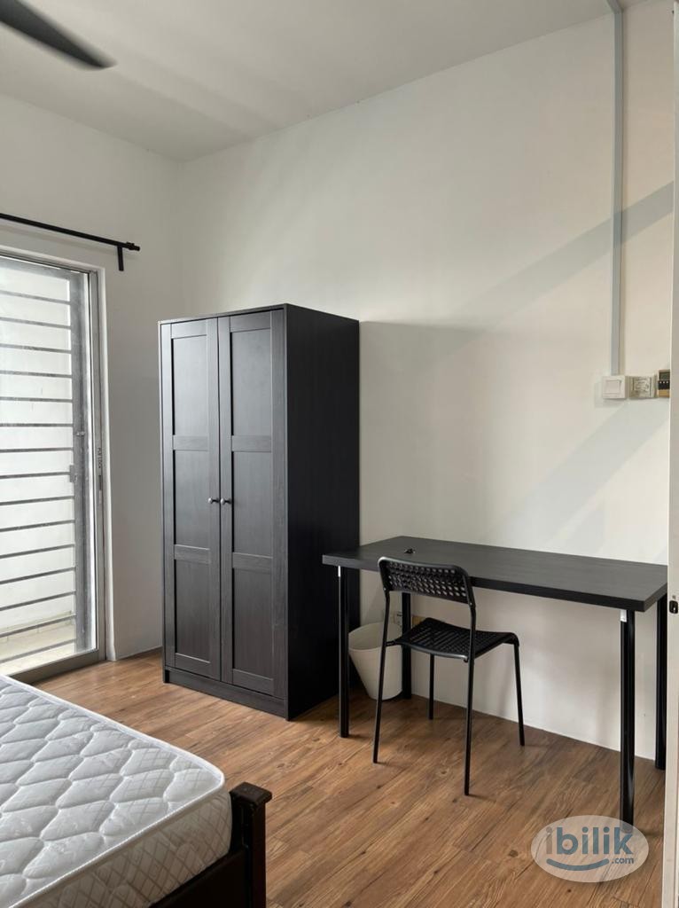 Middle Bedroom w/ Balcony | SuriaMas Condominium, Bandar Sunway - Image 2