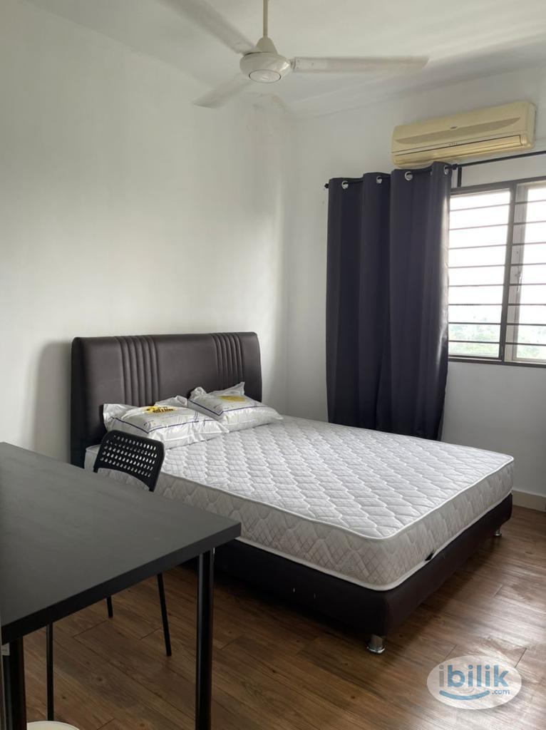Middle Room for Rent | RM800 | SuriaMas, Bandar Sunway | WiFi + Utilities | Shared Bath - Image 1