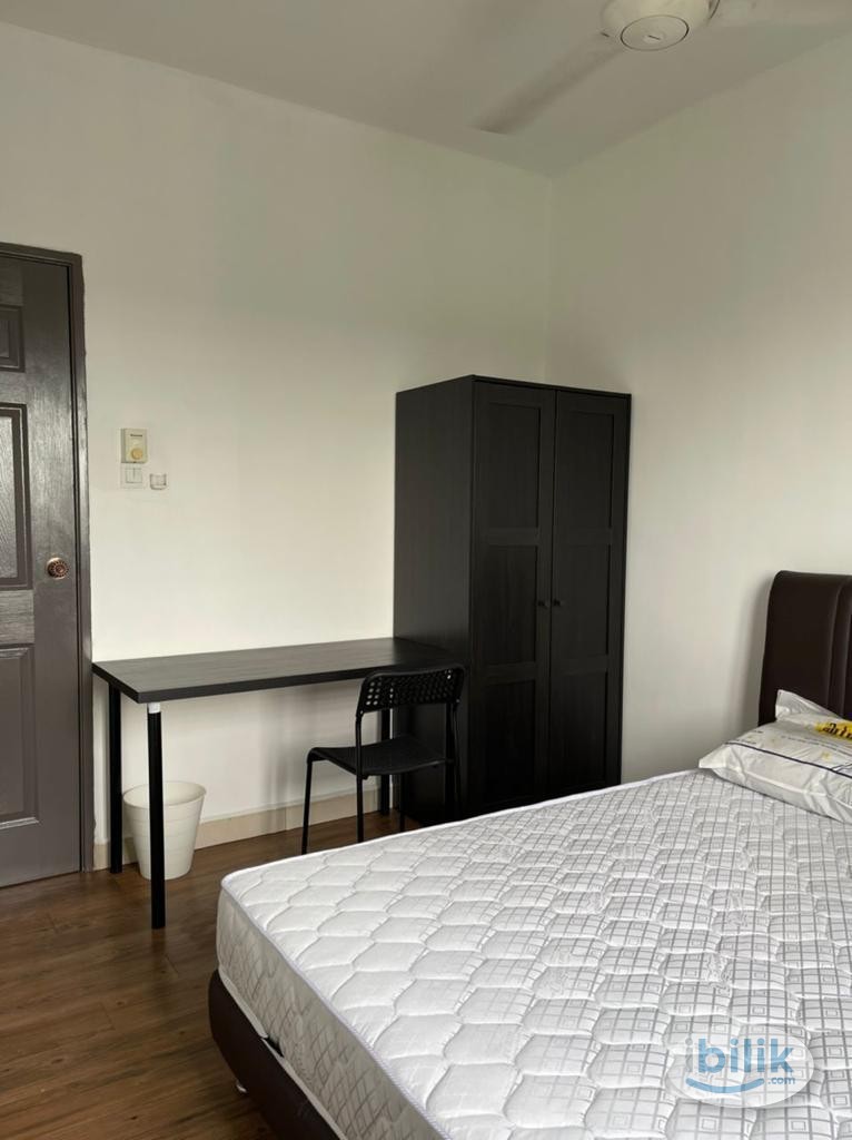 Middle Room for Rent | RM800 | SuriaMas, Bandar Sunway | WiFi + Utilities | Shared Bath - Image 2