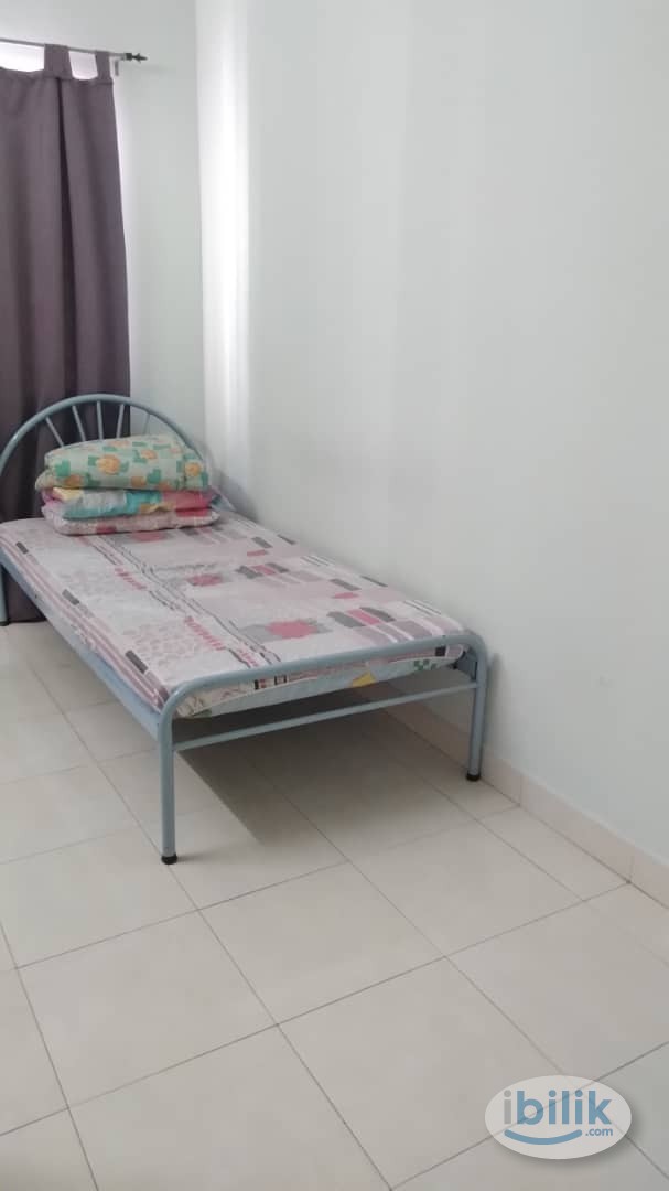 Middle Room at Banjaria Court, Batu Caves - Image 1