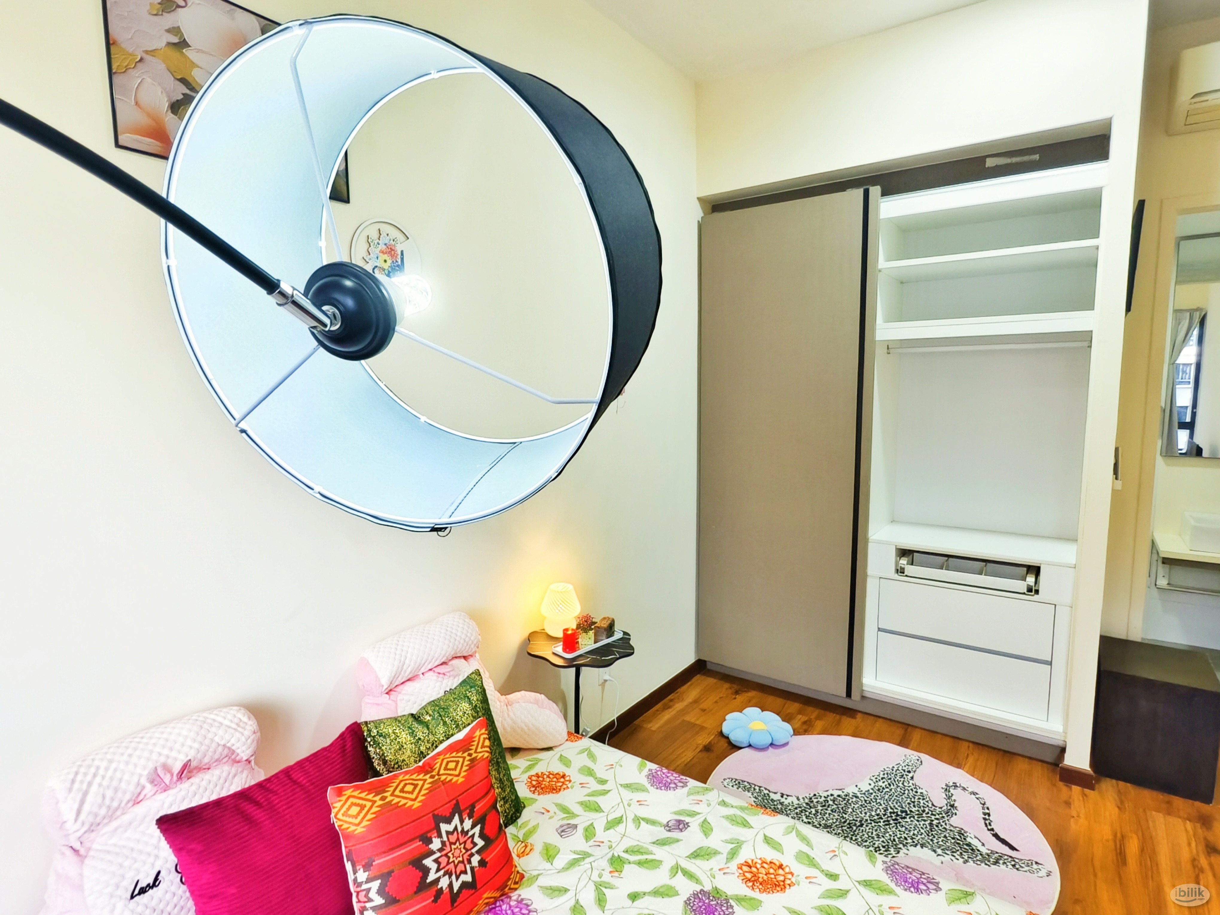 Master Room at The Petalz, Old Klang Road - Image 2