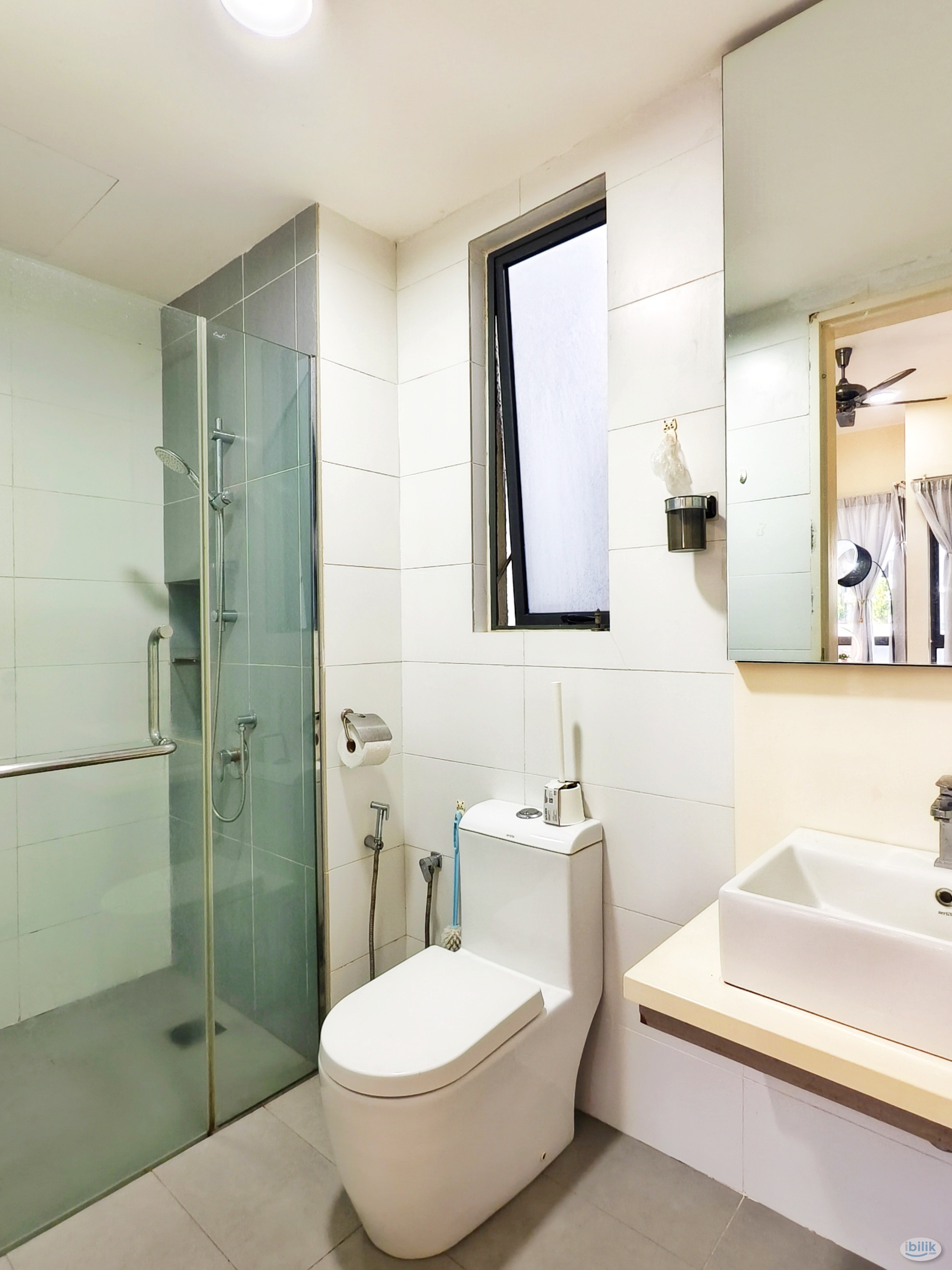 Master Room at The Petalz, Old Klang Road - Image 4