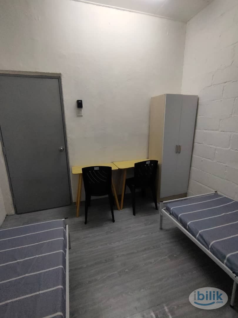 Middle Room at Pelangi Indah, Jalan Ipoh - Image 2