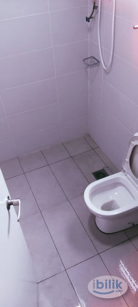 Nadayu 801 Middle Room with Private Bathroom For Rent, Brand New Unit, Near To Help University - Image 3