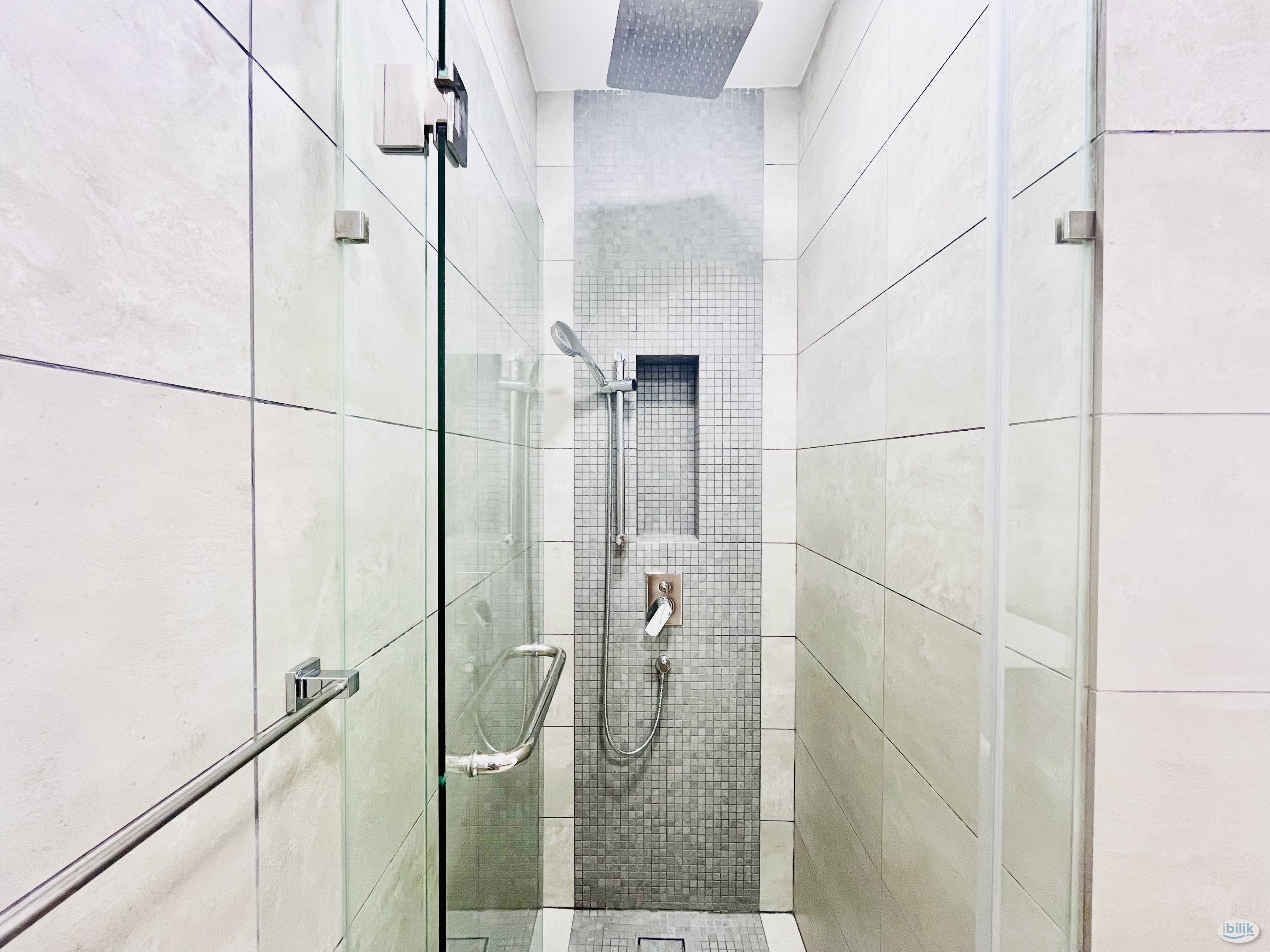 Fully furnished 1 Bed 1 Bath at Sentral Suites Walking Distance to Nu Sentral and KL Sentral - Image 4