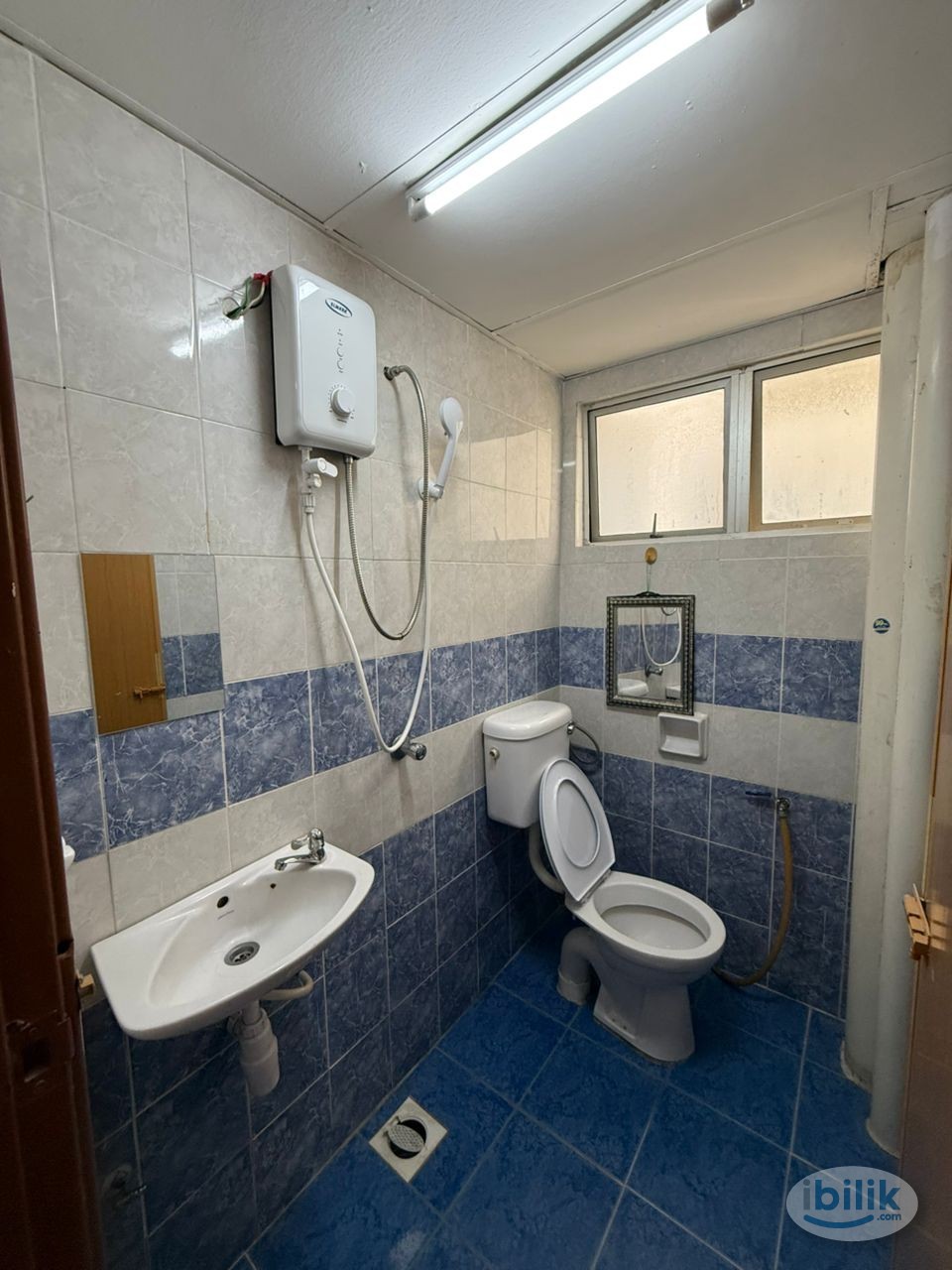 Pelangi Damansara Rent Room - Image 1