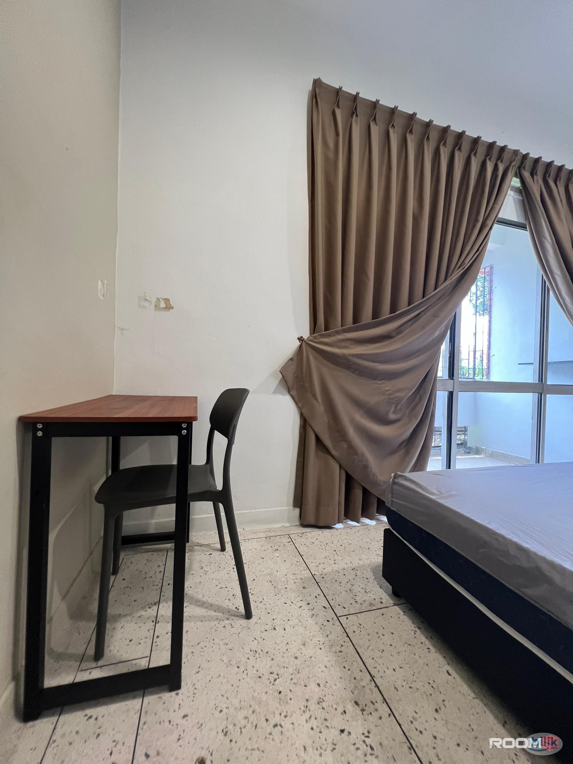 # Balcony room with fully furnished for rent # Zero deposit # Near to CIQ checkpoint - Image 2