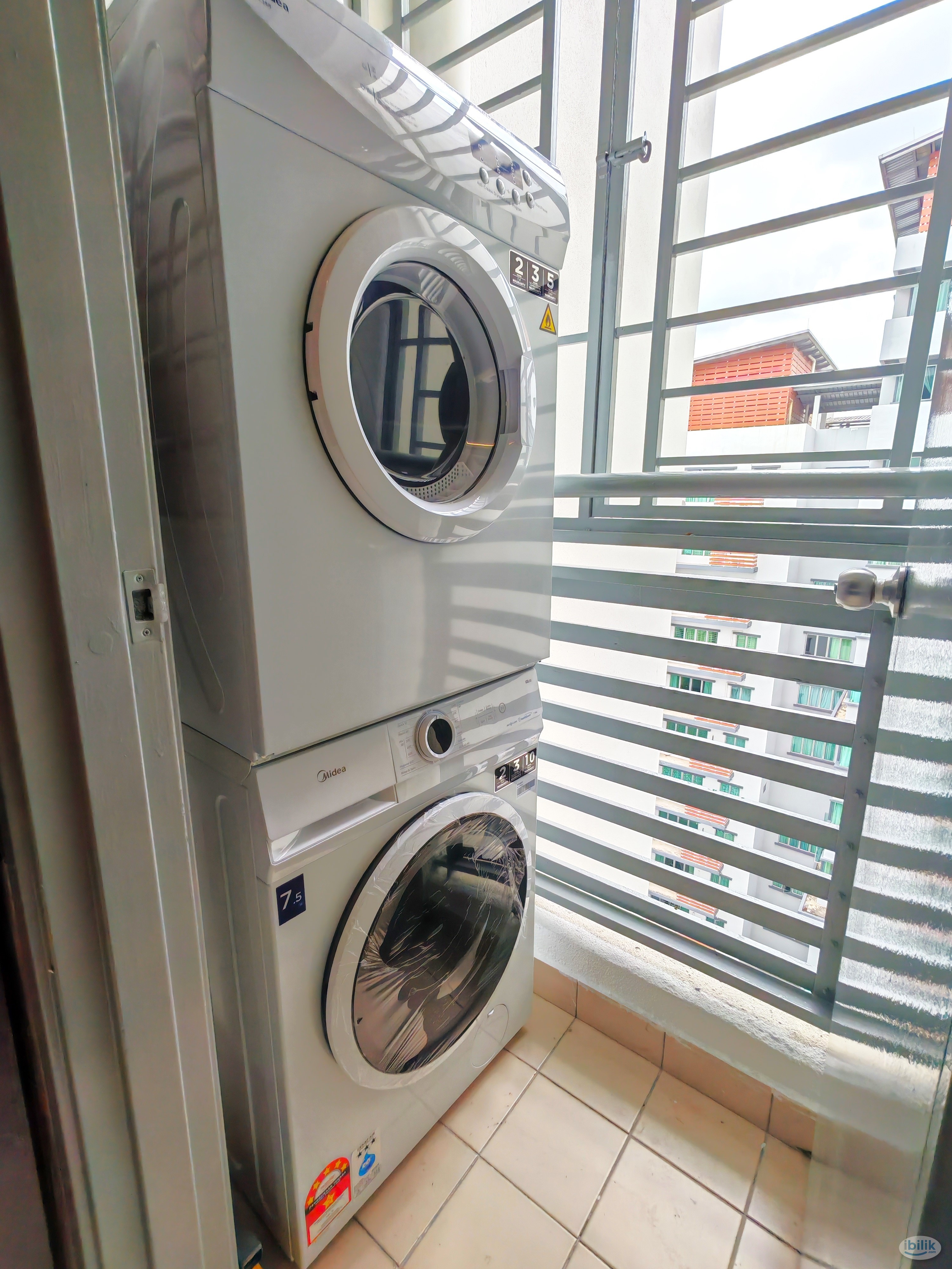 🔥Subang NICE Master Bedroom with PRIVATE Bathroom🌟 - Image 5