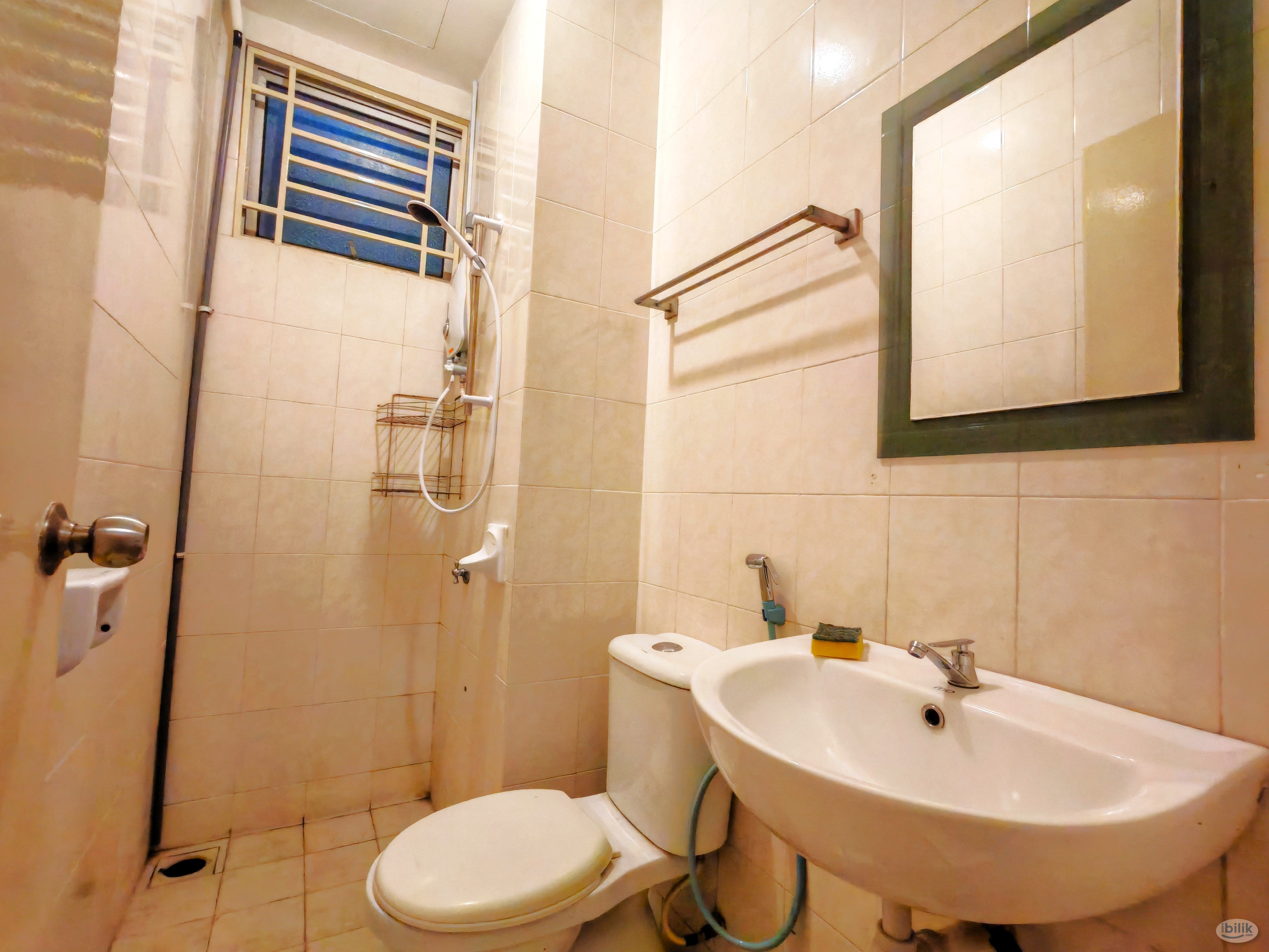 🔥Subang Spacious Middle Room💯5mins walk to LRT - Image 3