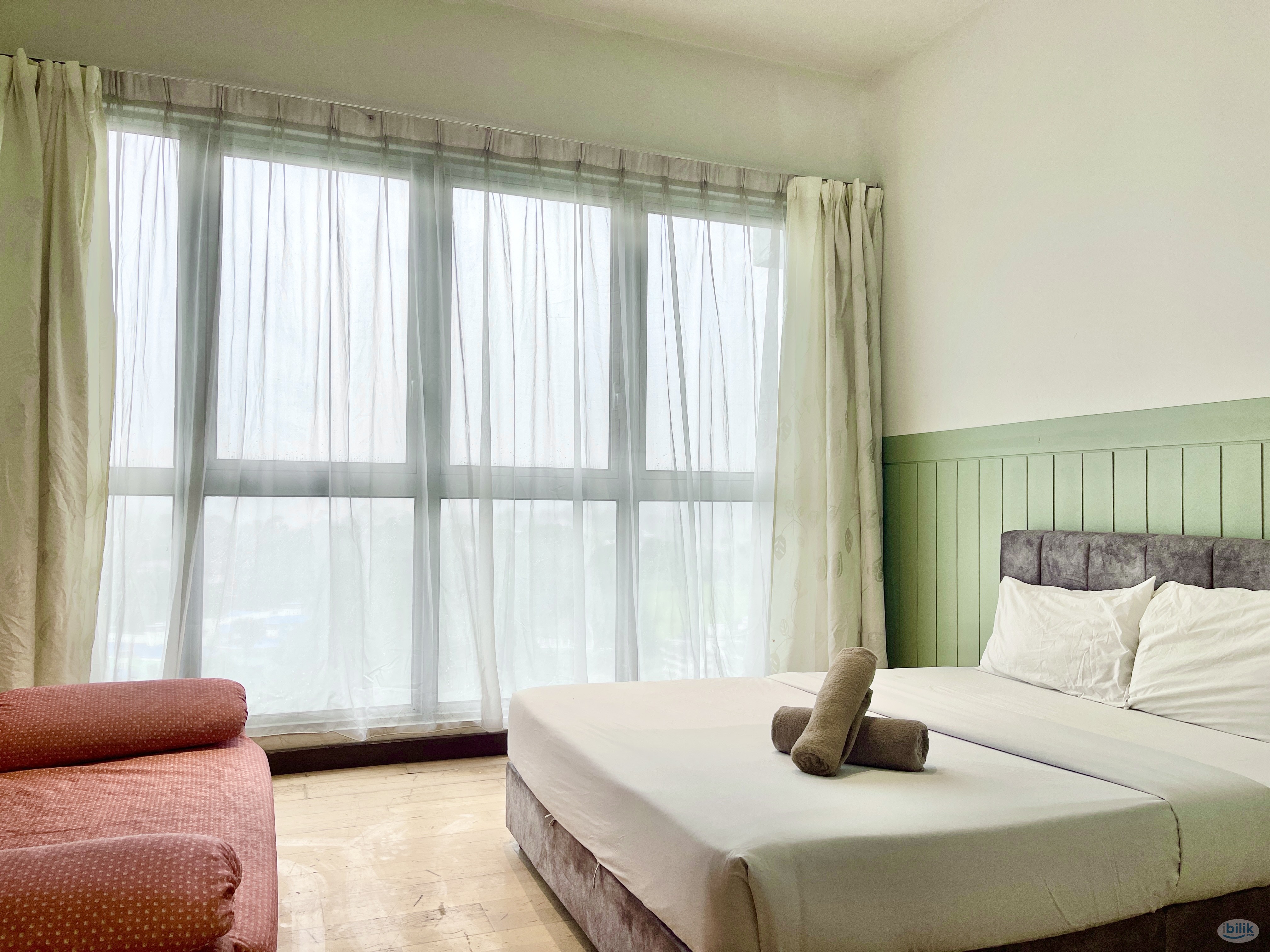 Regalia Residence Middle Room For Rent Walking Distance to PWTC LRT @ Infinity Pool With KLCC View - Image 5