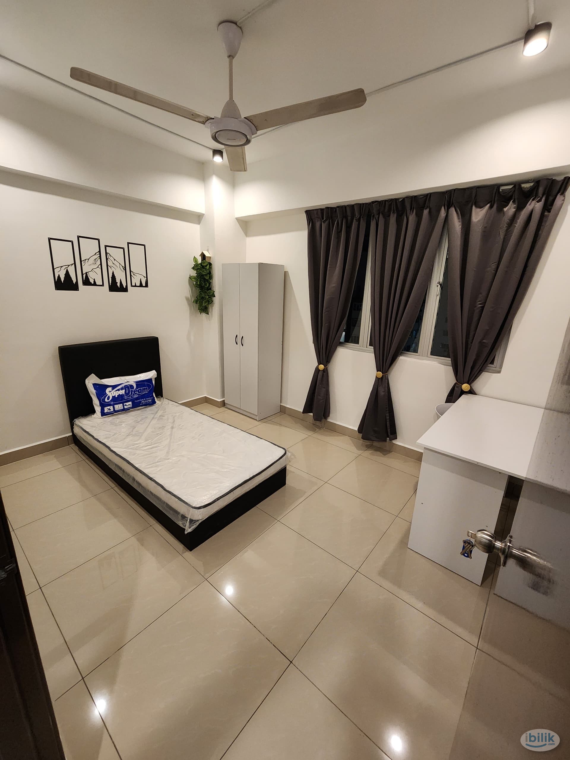 Female Room | Main Place Service Residence | Shopping Mall Access | Direct Access to LRT | All Utilities Covered | Fully - Image 1