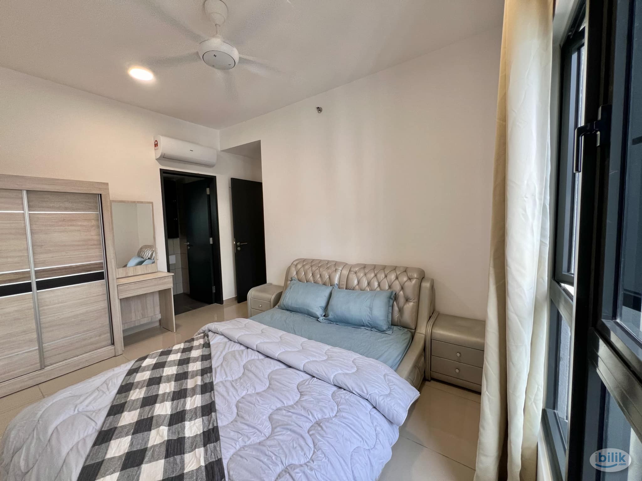 Fully furnish Female Master Room for rent at Dquince Residence Damansara Perdana near Empire City Ikea 1Utama Mall Resta - Image 1