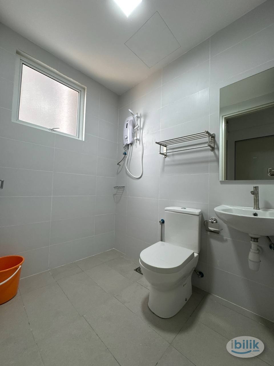 Middle Room at Nadayu 801 @ Subang Murni, Shah Alam - Image 4