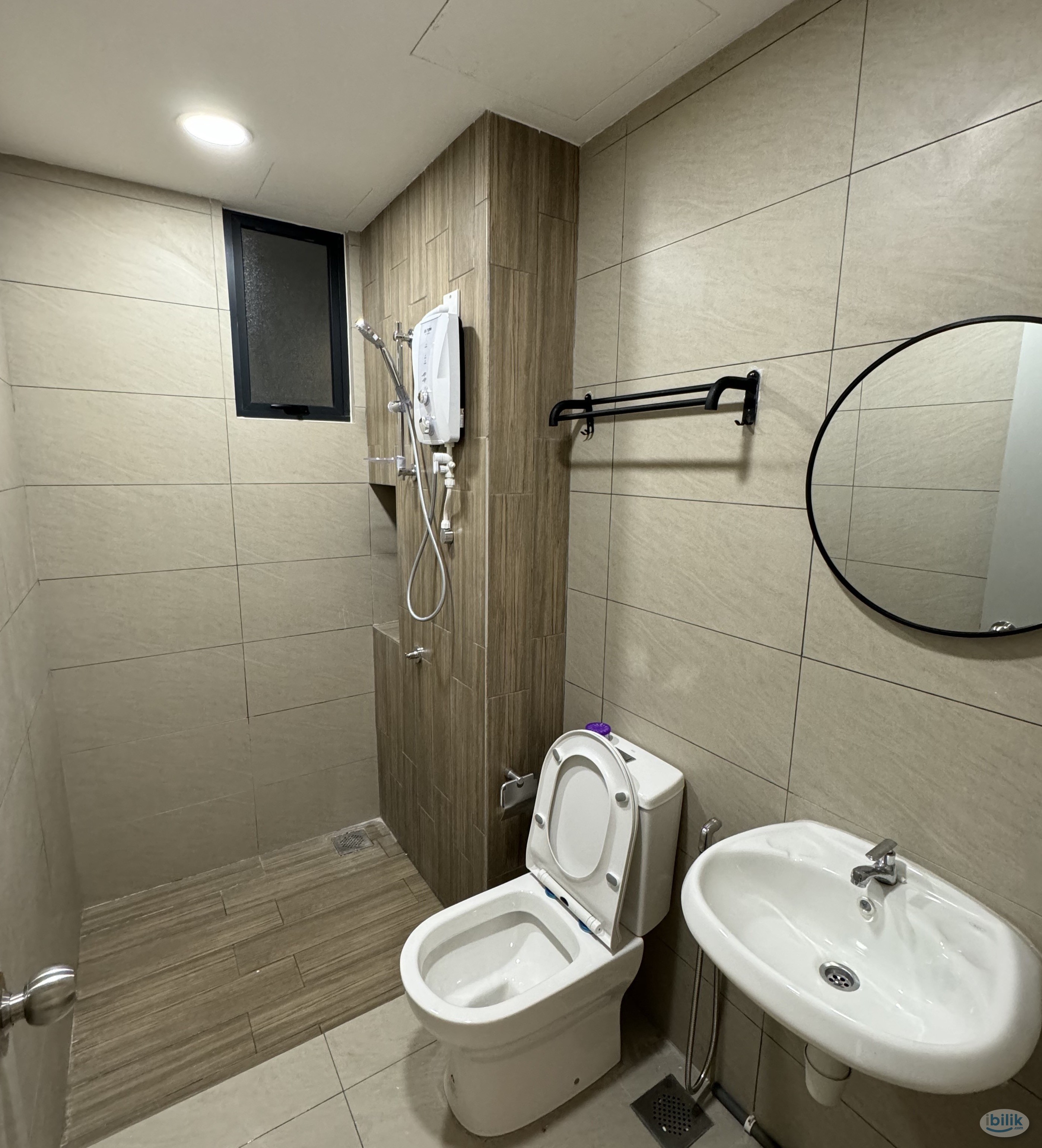 Middle Room at You City, Batu 9 Cheras - Image 4