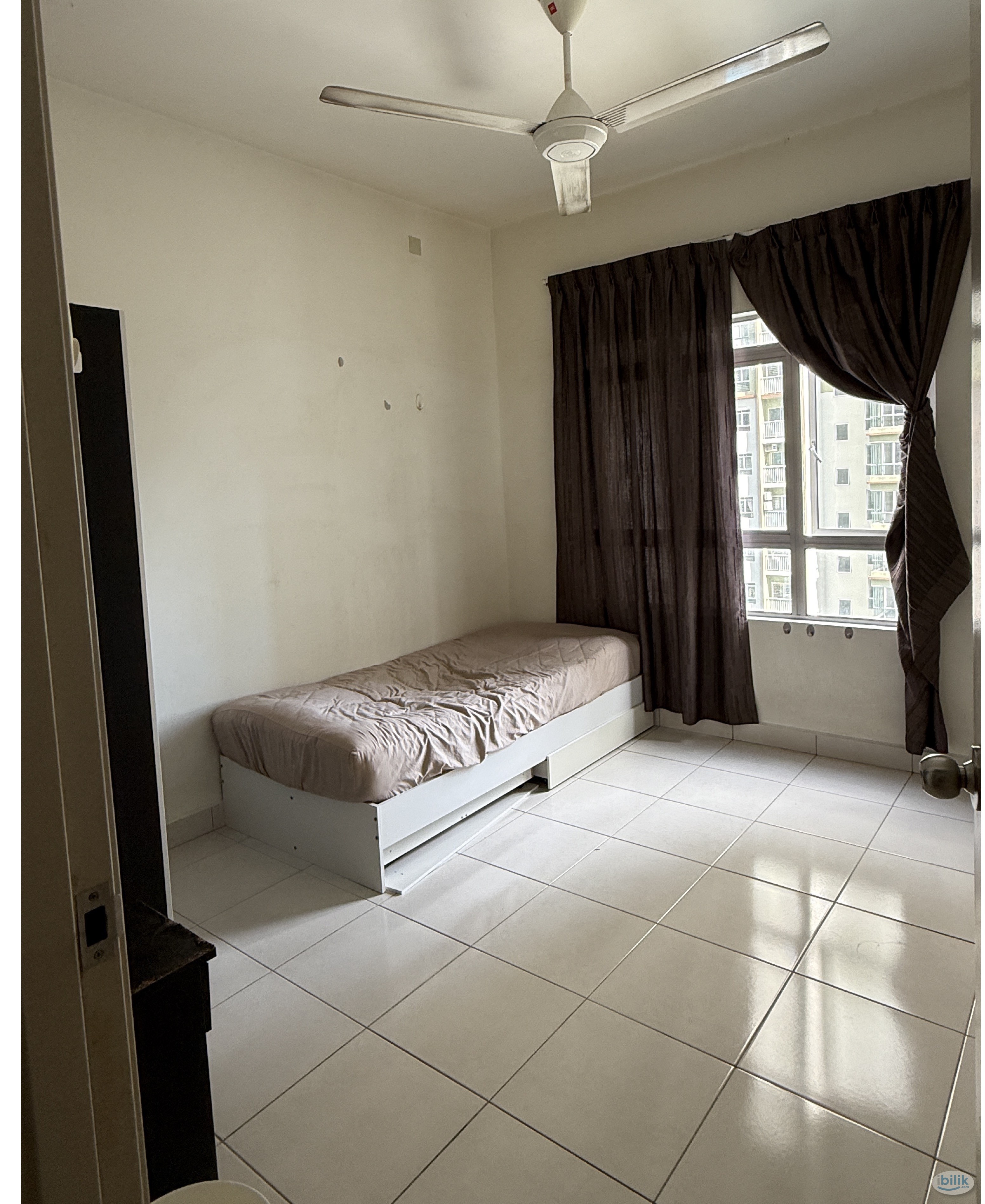 Middle Room at Sentul, Kuala Lumpur - Image 1