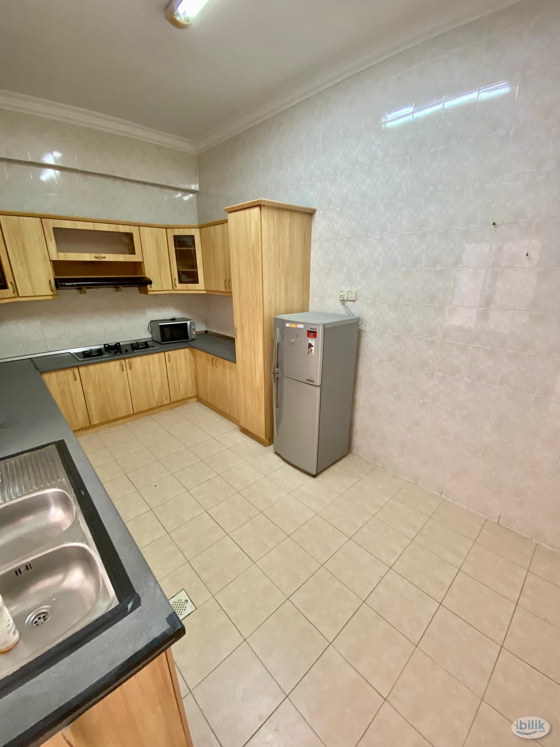 🌿 Freshly Setup Medium Shared Room near UTAR – Free WiFi + Cleaning Service! - Image 4