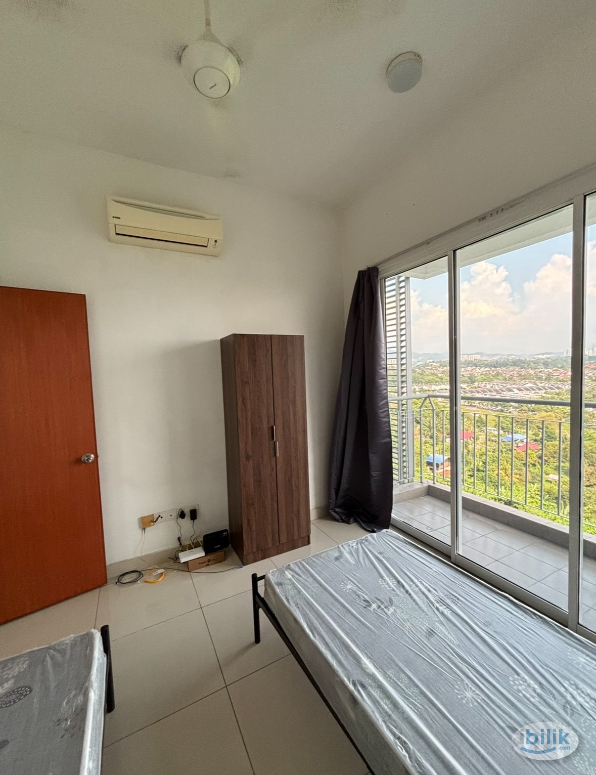 Zero Security Deposit Single Room with Shared Bathroom Female or Mixed unit 7 Tree Seven Residence Cheras Kajang MRT Buk - Image 3