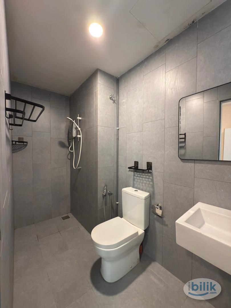Premium Master Room at Dutamas Dahlia Segambut - Image 3