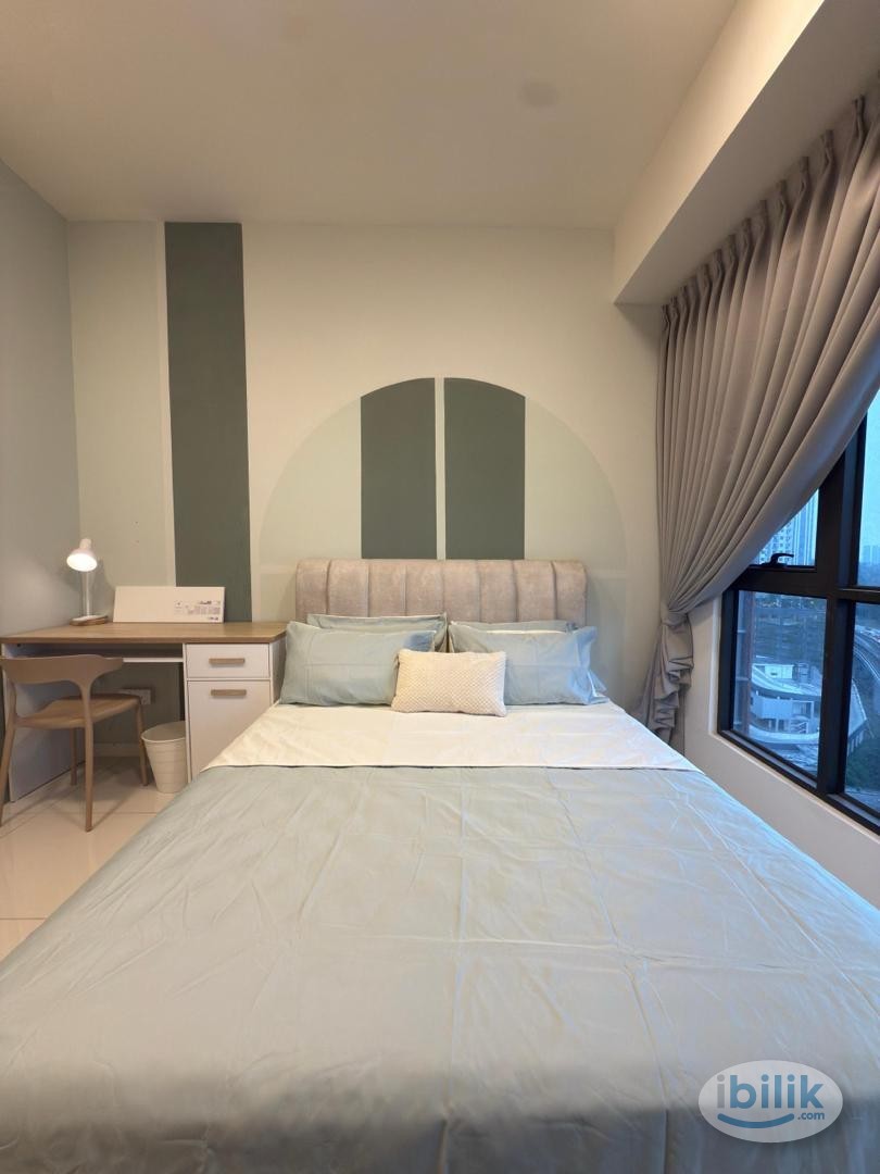 Middle Room at Dutamas, Kuala Lumpur - Image 4