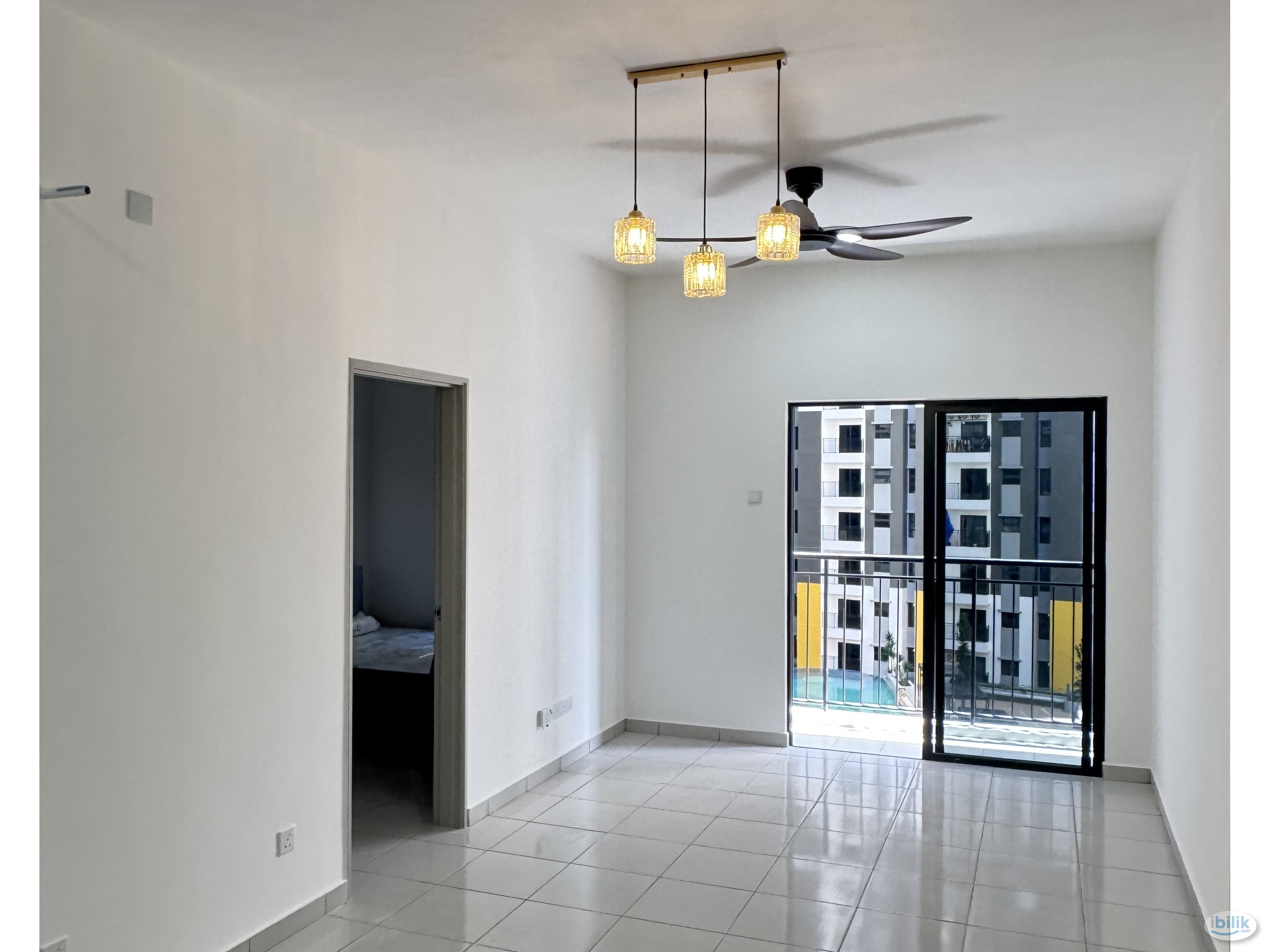 Middle Room at Kajang, Selangor - Image 3