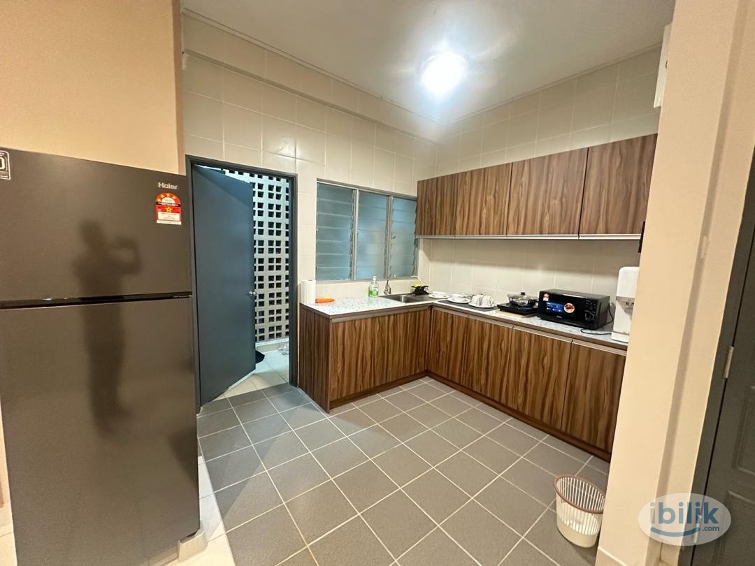 Master Room at Topaz Residense Mutiara Heights, Kajang - Image 1