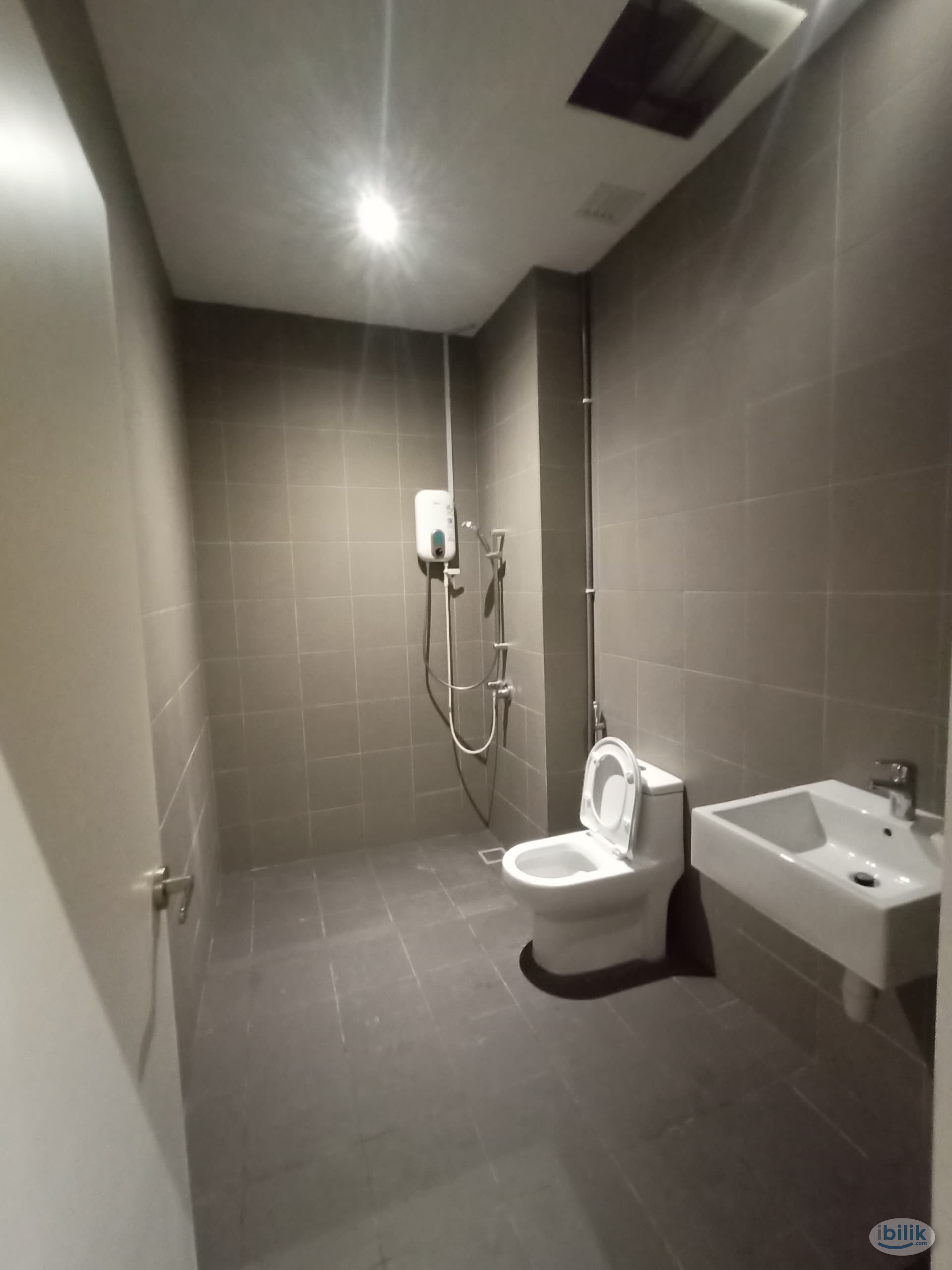 Female room for rent at SS2📍 walkable to LRT Taman Bahagia🚇 - Image 4