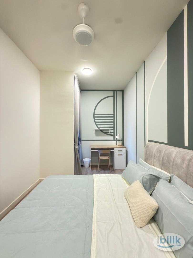 Middle Room at Residensi Topaz Mutiara Heights, Kajang - Image 1