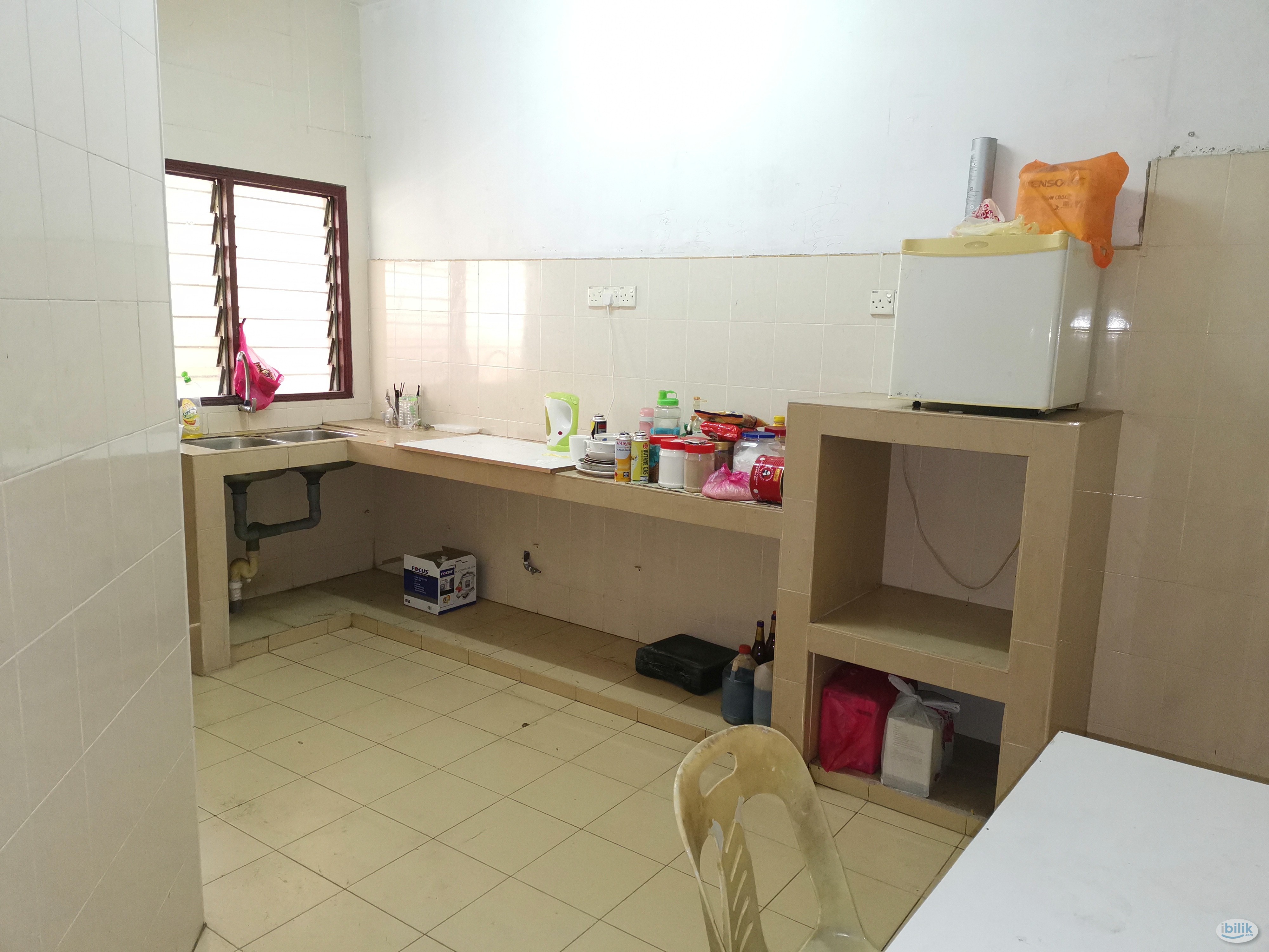 Middle Room at Taman Taynton View, Cheras - Image 3