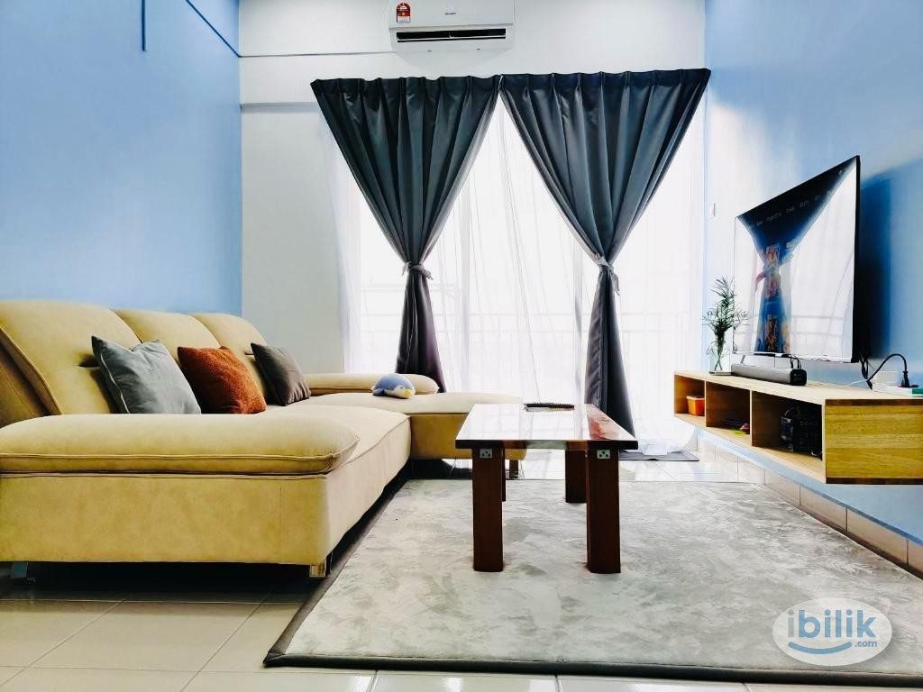Condo. Own Bath, Master A/C Room at Taman Bukit Serdang, Seri Kembangan - Image 2