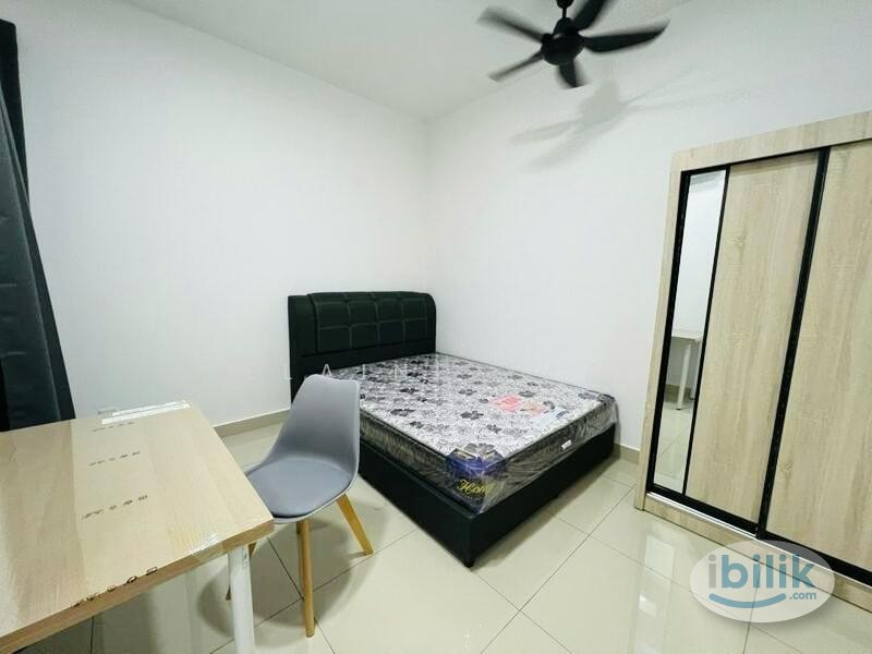Condo: Drive to Work I Room at Taman Bukit Serdang, Seri Kembangan - Image 1