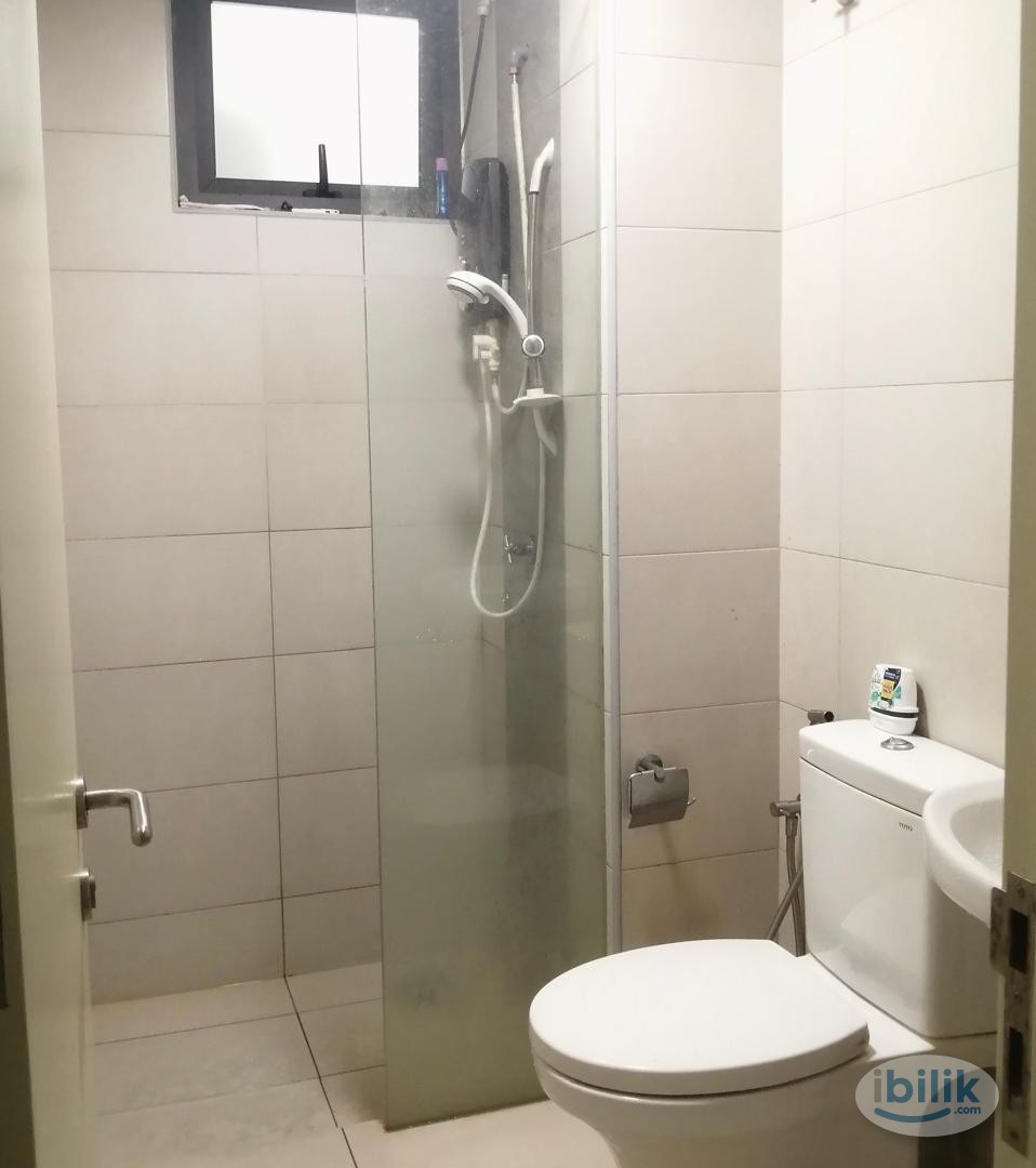 No MRT. Condo, Aircon, Drive Car to Work, Room at Equine Park, Bandar Putra Permai - Image 4