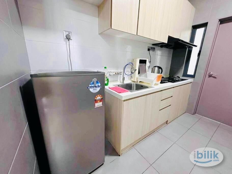 No MRT. Condo, Aircon, Drive Car to Work, Room at Equine Park, Bandar Putra Permai - Image 3