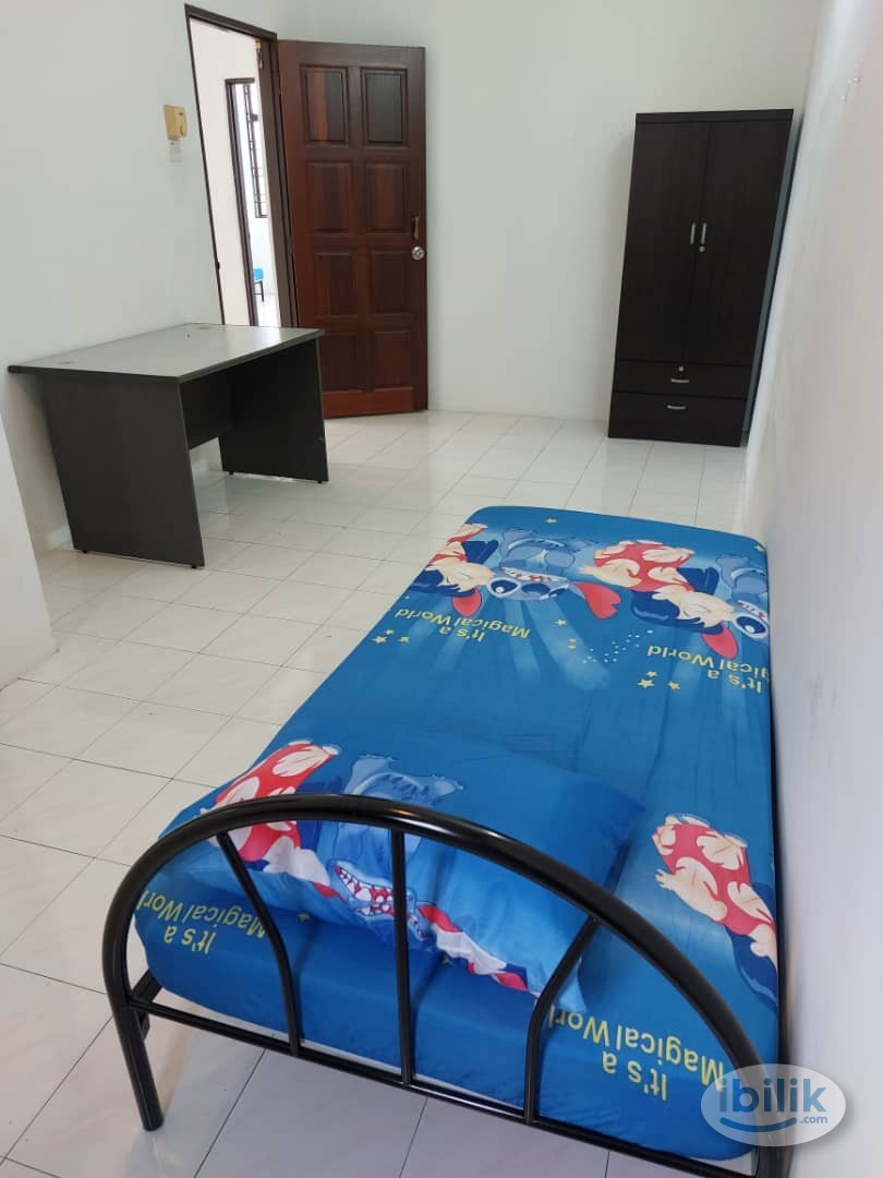 Middle Room for Rent at Taman Lapangan Pelangi - Image 1